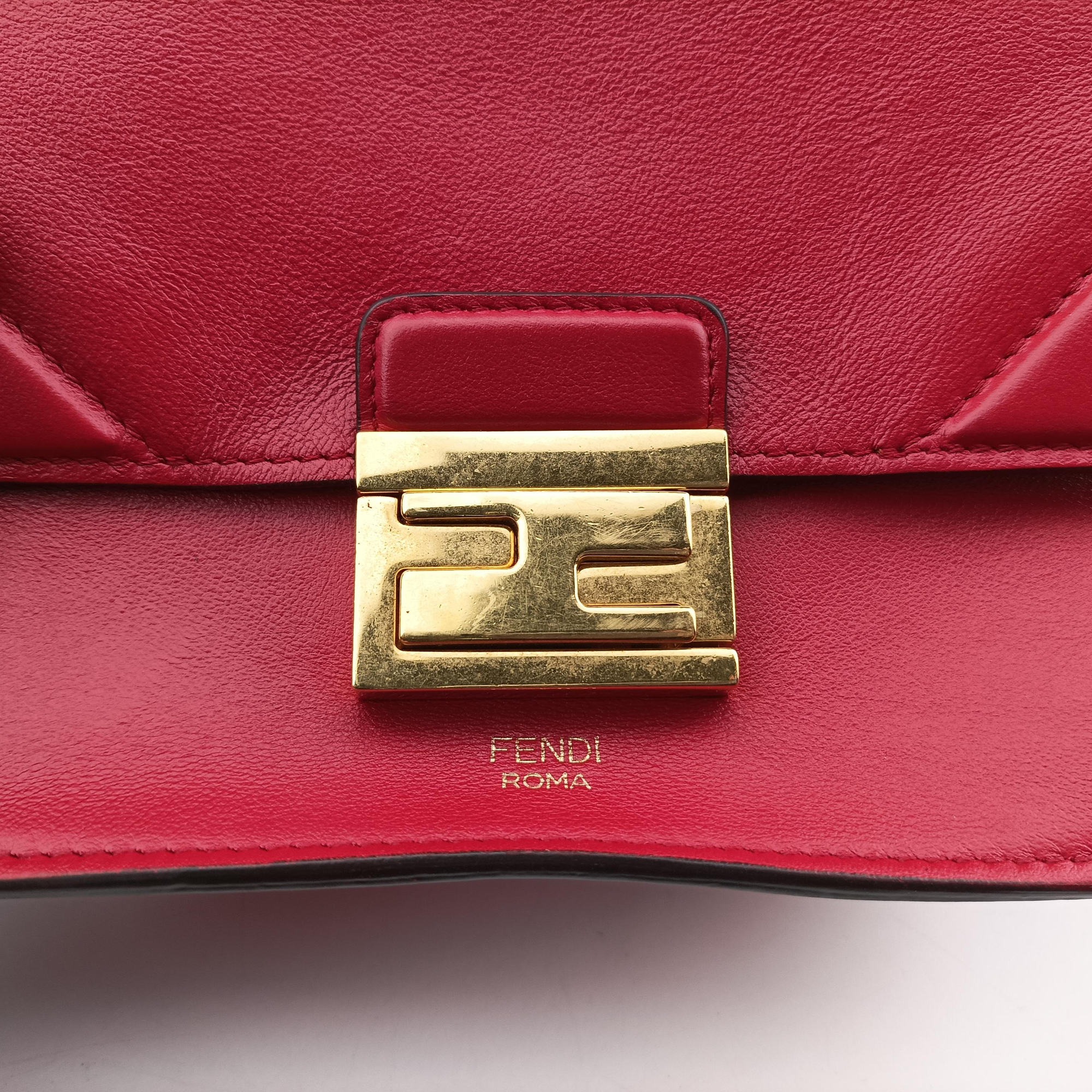 Pre-owned Fendi KAN U Red Leather 8BT312 shoulderbag | stylenewstar