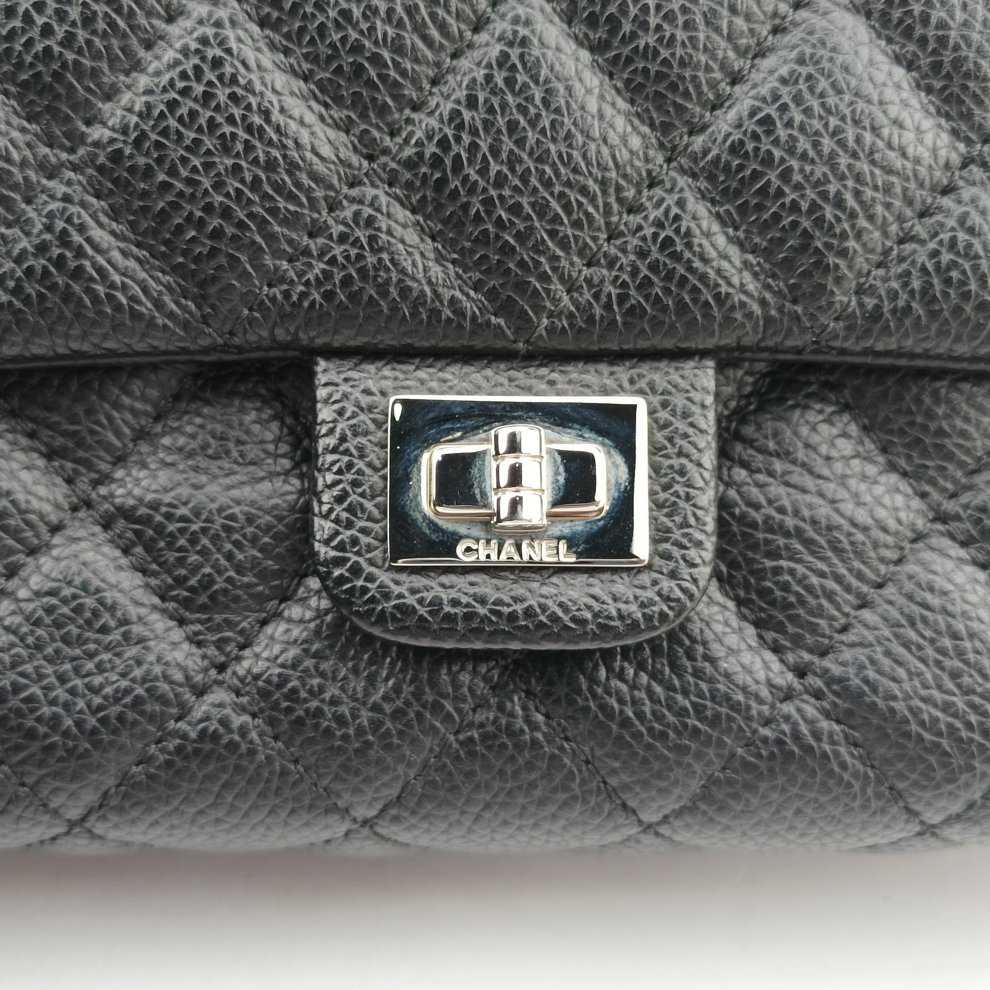 Secondhand Chanel Matelasse 2.55 Black Leather U48753 bum bag/waist bag | stylenewstar