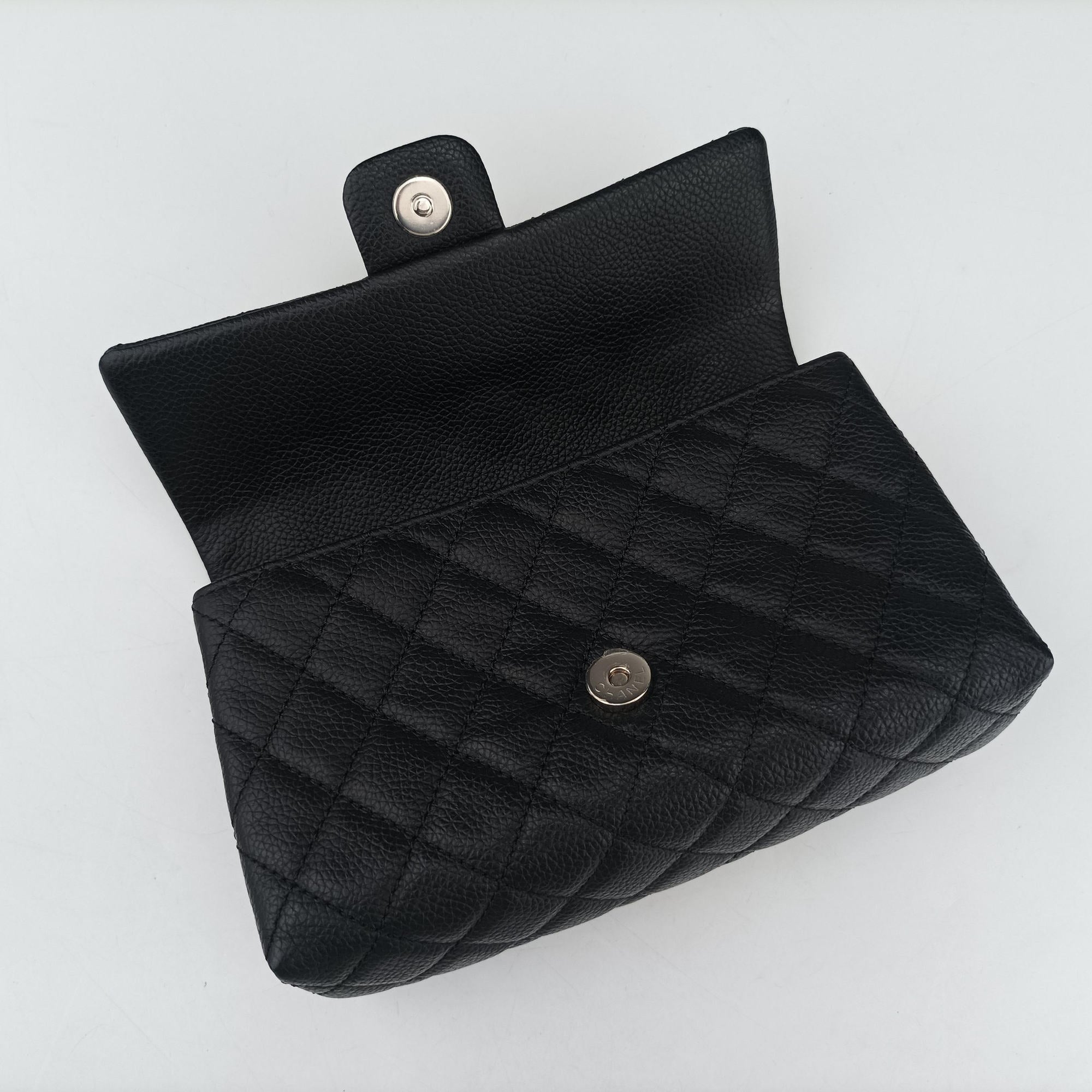 Secondhand Chanel Matelasse 2.55 Black Leather U48753 bum bag/waist bag | stylenewstar