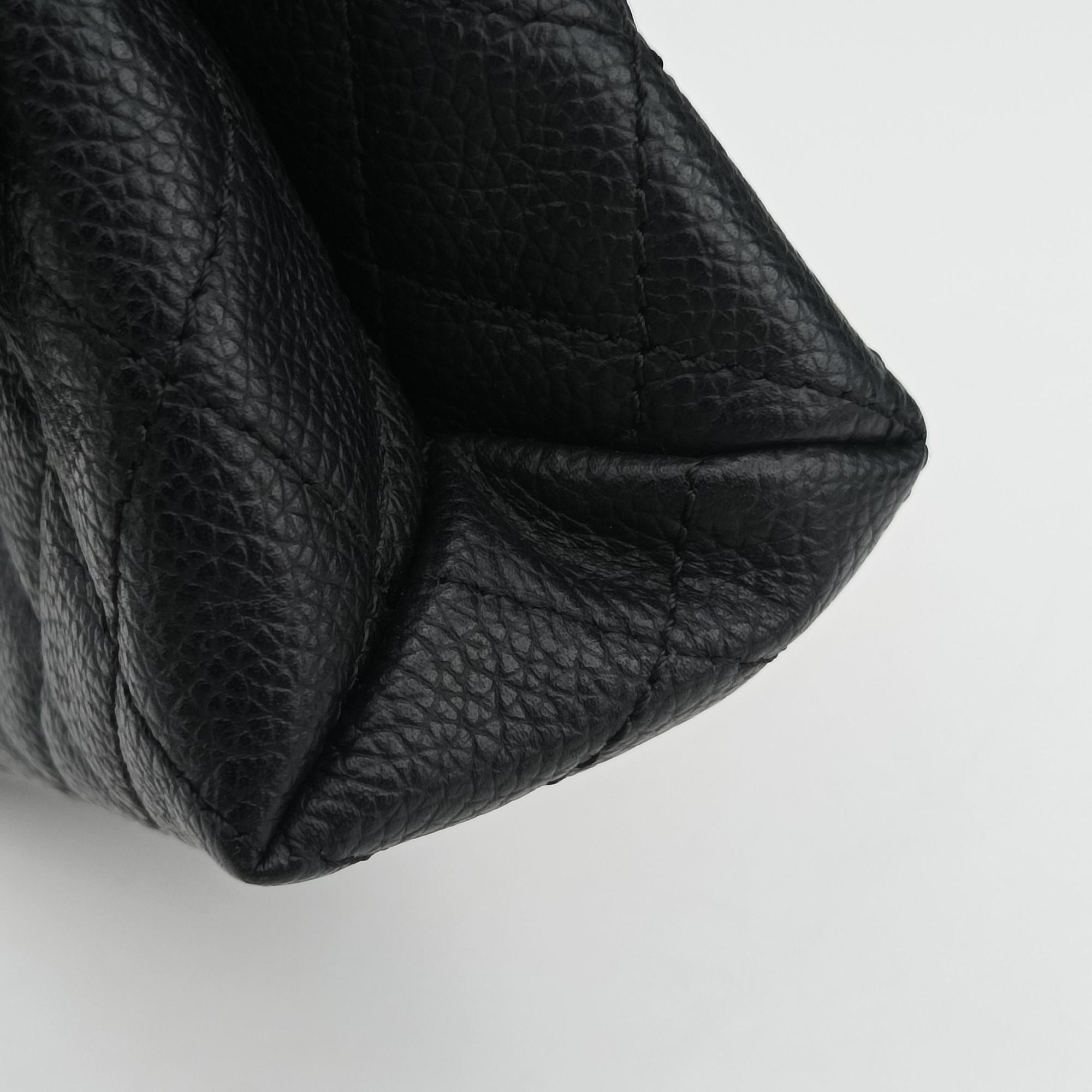 Secondhand Chanel Matelasse 2.55 Black Leather U48753 bum bag/waist bag | stylenewstar