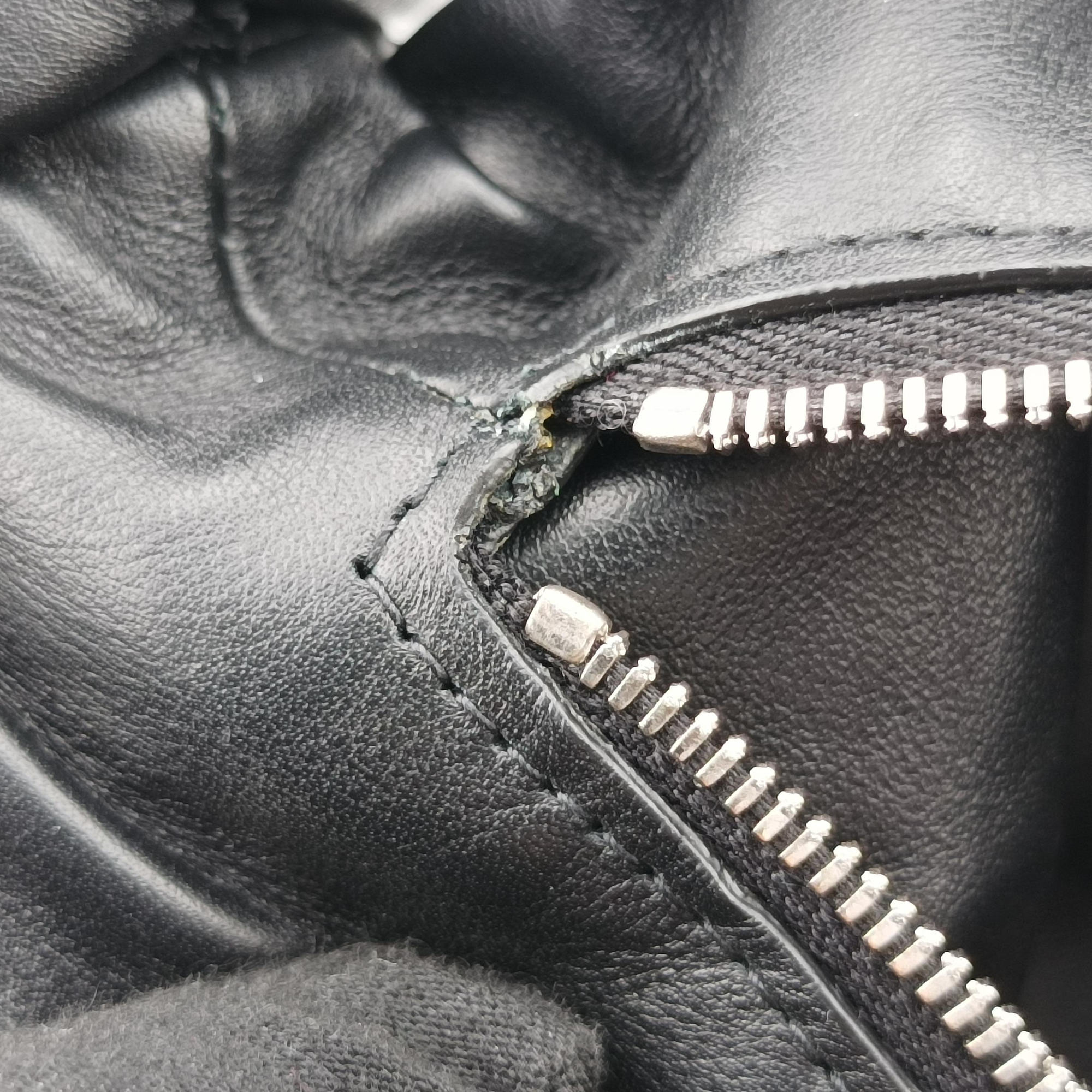 Secondhand Bottega Veneta Double Knot Black lambskin  handbag | stylenewstar