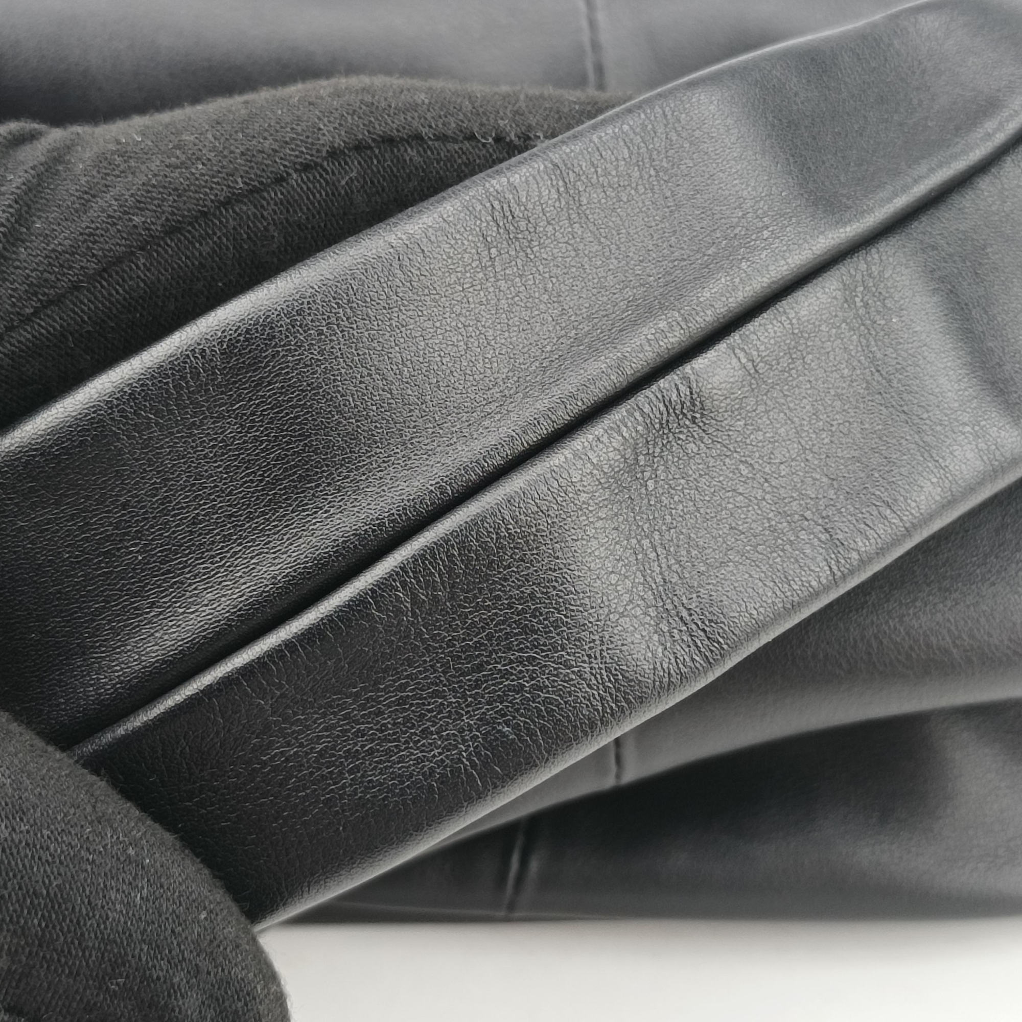 Secondhand Bottega Veneta Double Knot Black lambskin  handbag | stylenewstar