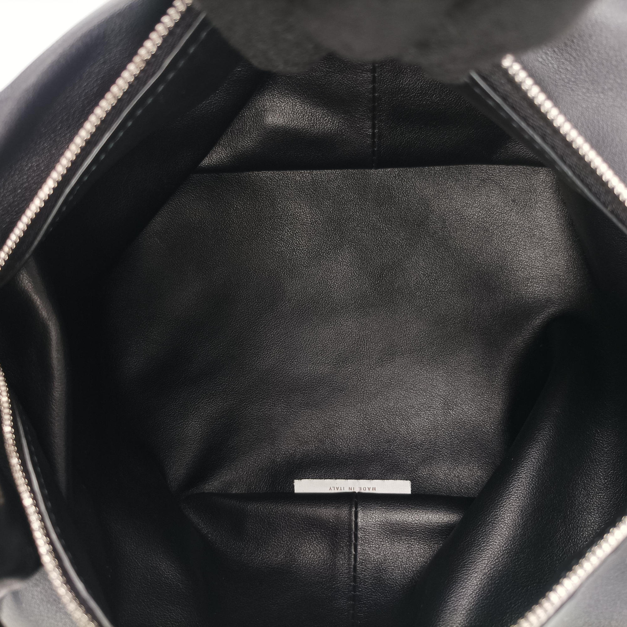 Secondhand Bottega Veneta Double Knot Black lambskin  handbag | stylenewstar