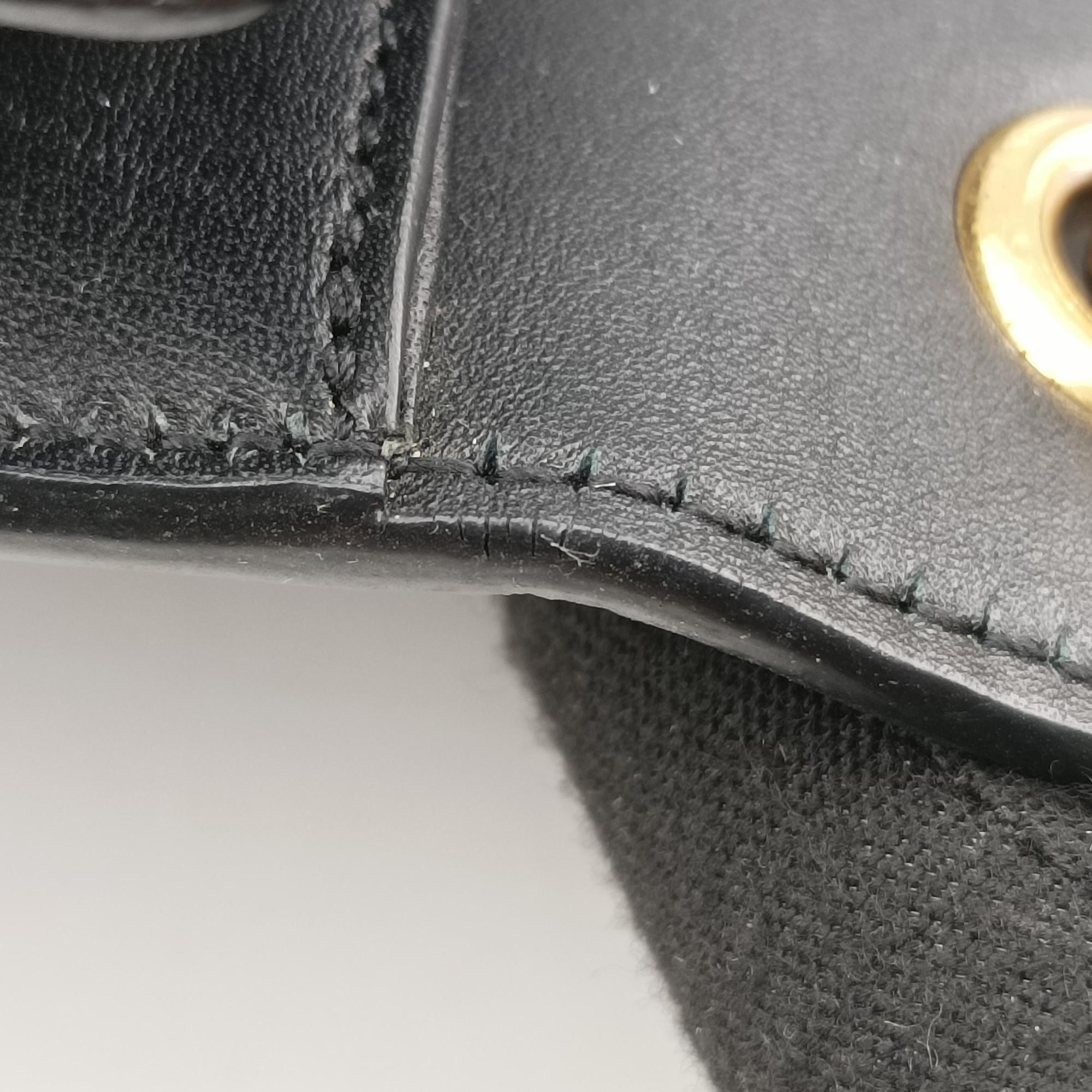 Pre-owned Yves Saint Laurent KATE Black Leather 354119 shoulderbag | stylenewstar