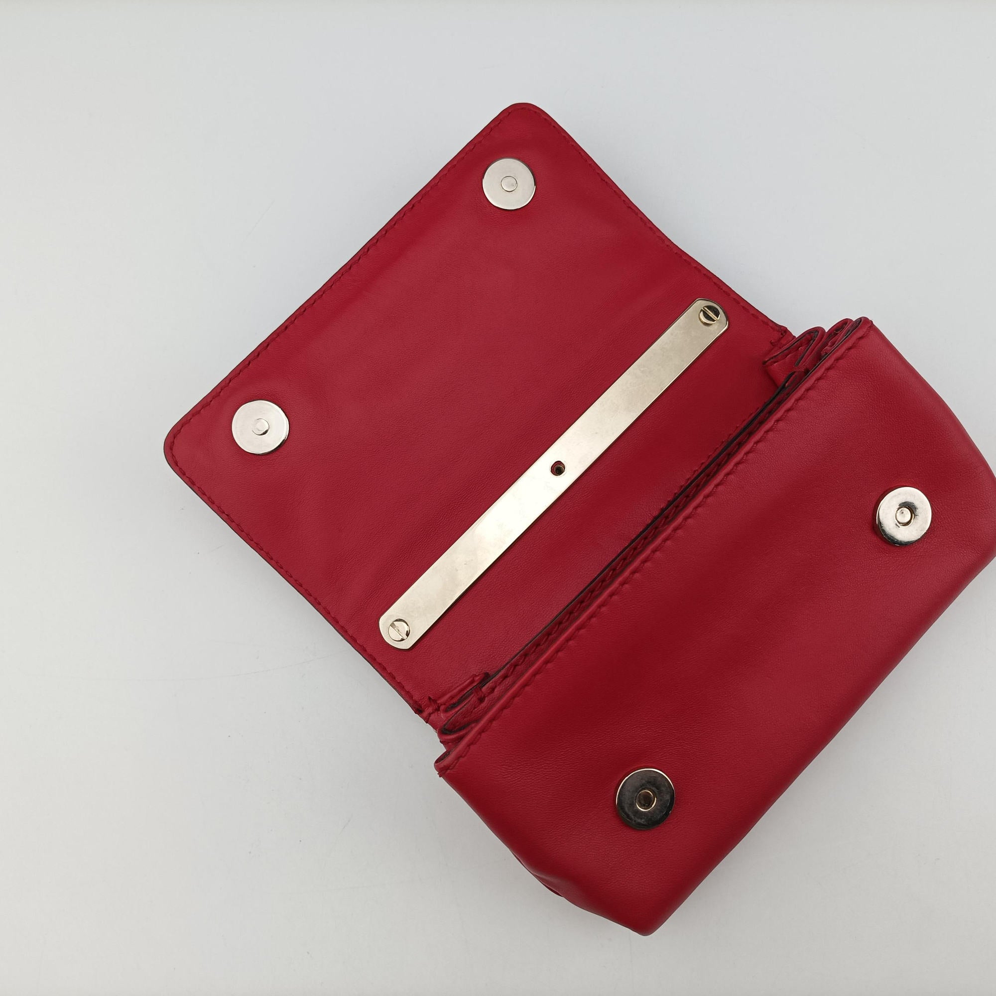 Secondhand Valentino Rockstud VA VA VOOM Red Leather  shoulderbag | stylenewstar