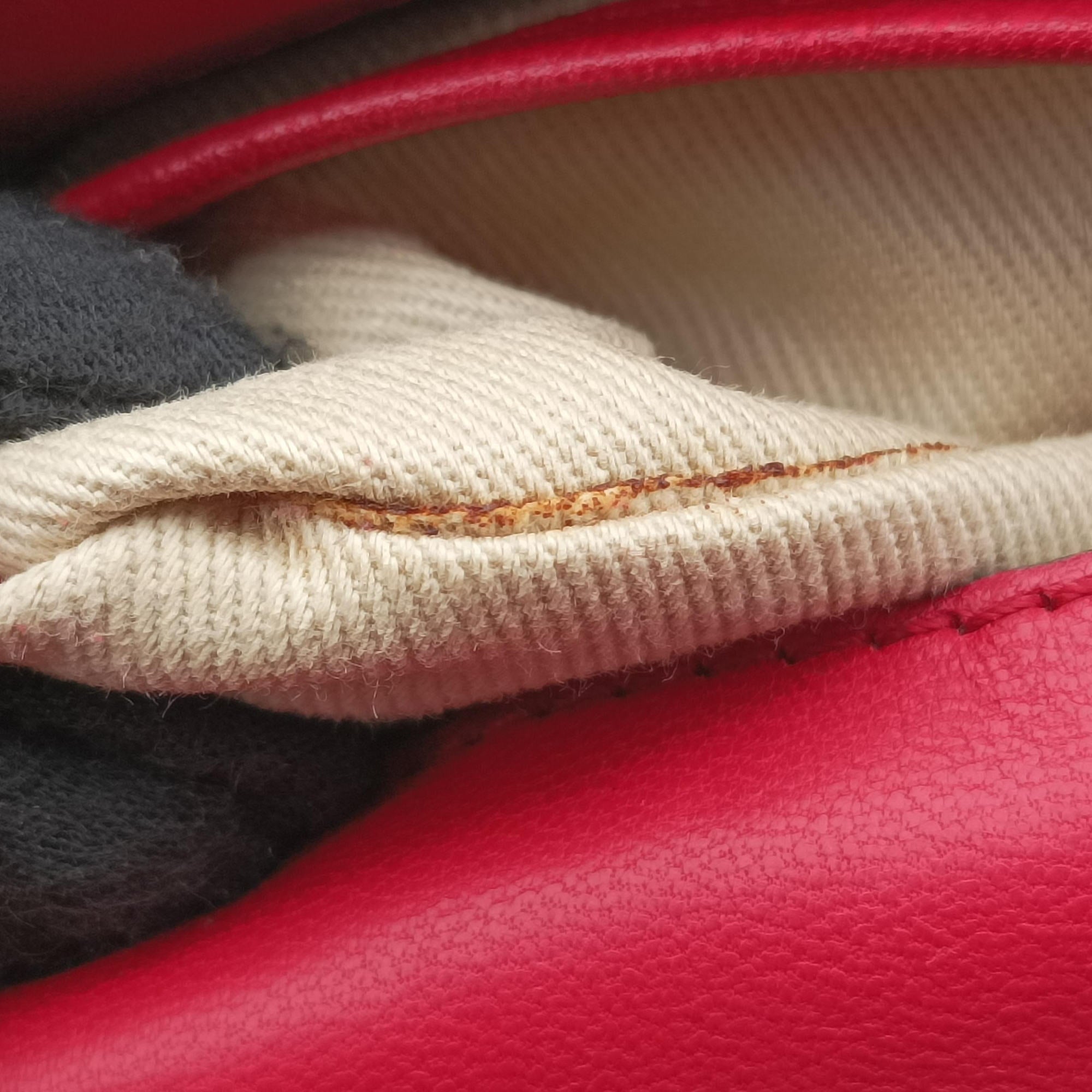 Secondhand Valentino Rockstud VA VA VOOM Red Leather  shoulderbag | stylenewstar