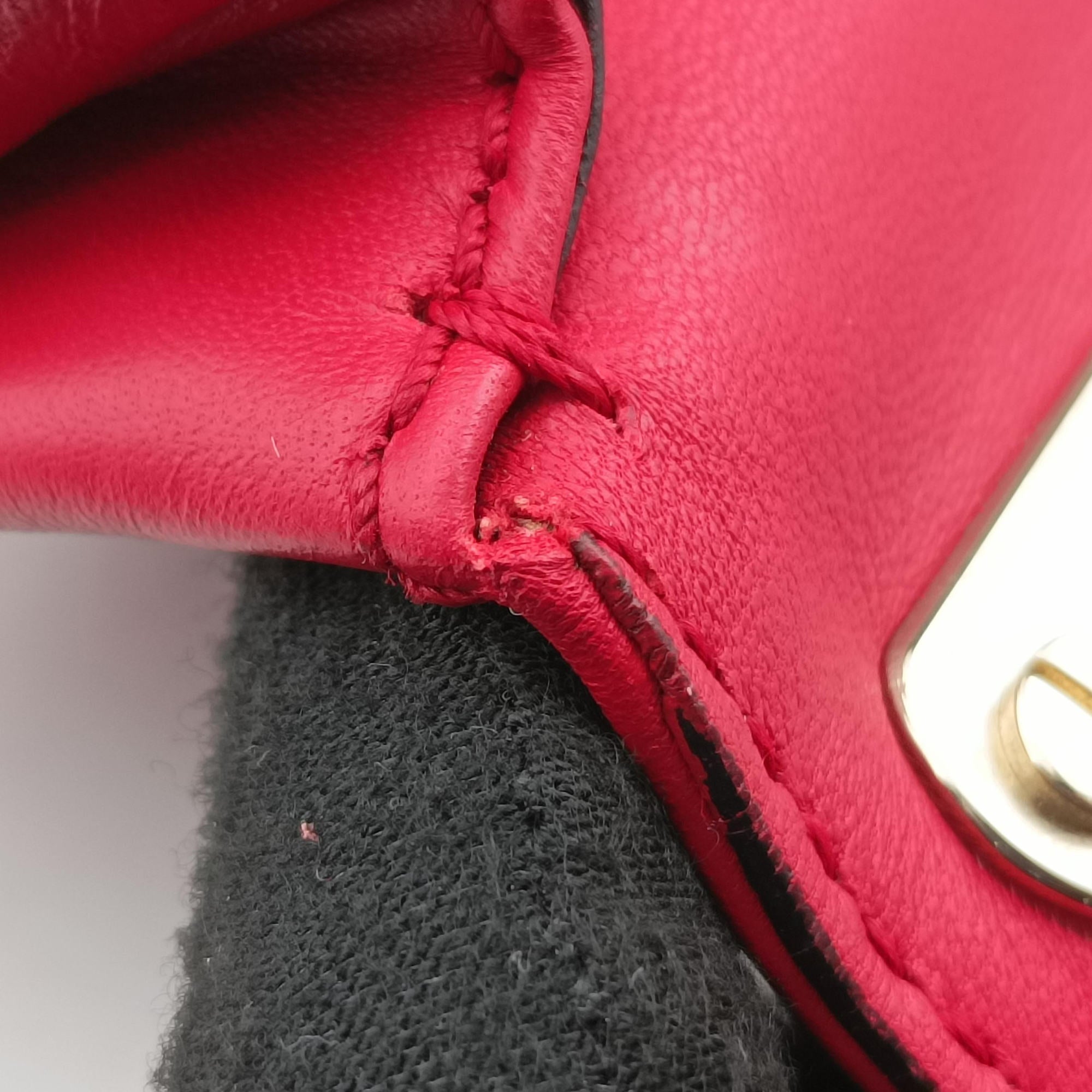 Secondhand Valentino Rockstud VA VA VOOM Red Leather  shoulderbag | stylenewstar