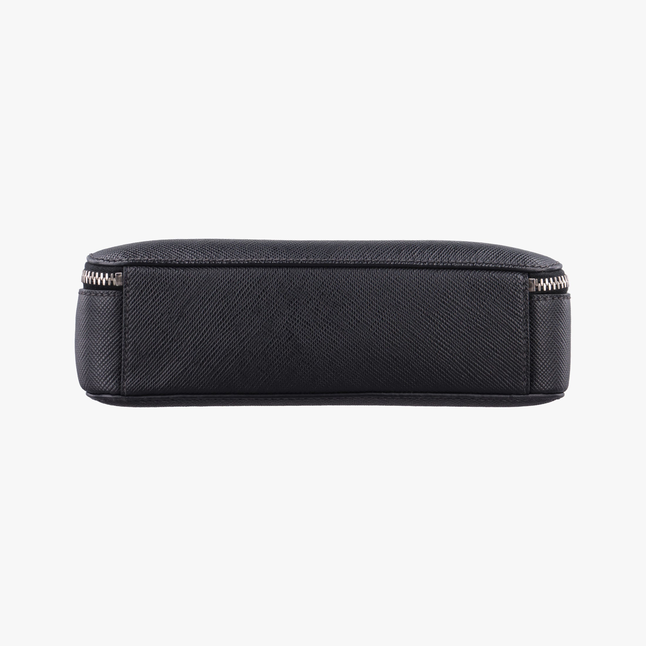 Pre-owned Prada Messenger Black Saffiano leather 2VH004 crossbodybag | stylenewstar