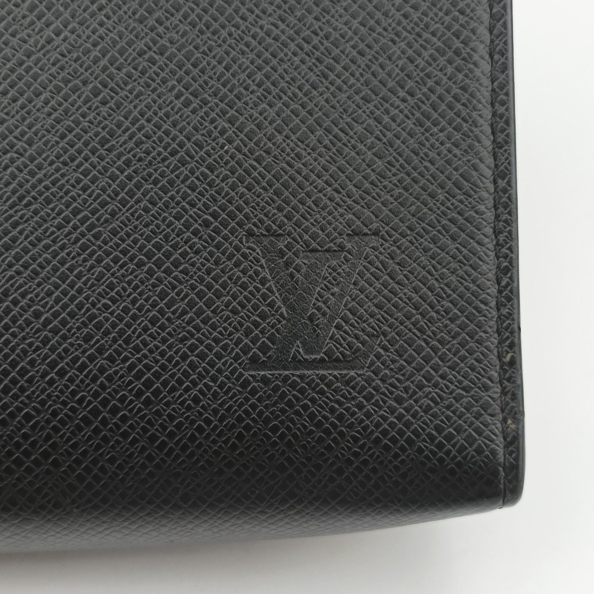Pre-owned Louis Vuitton Pochette Voyage Ardoise Taiga M30187 clutchbag | stylenewstar