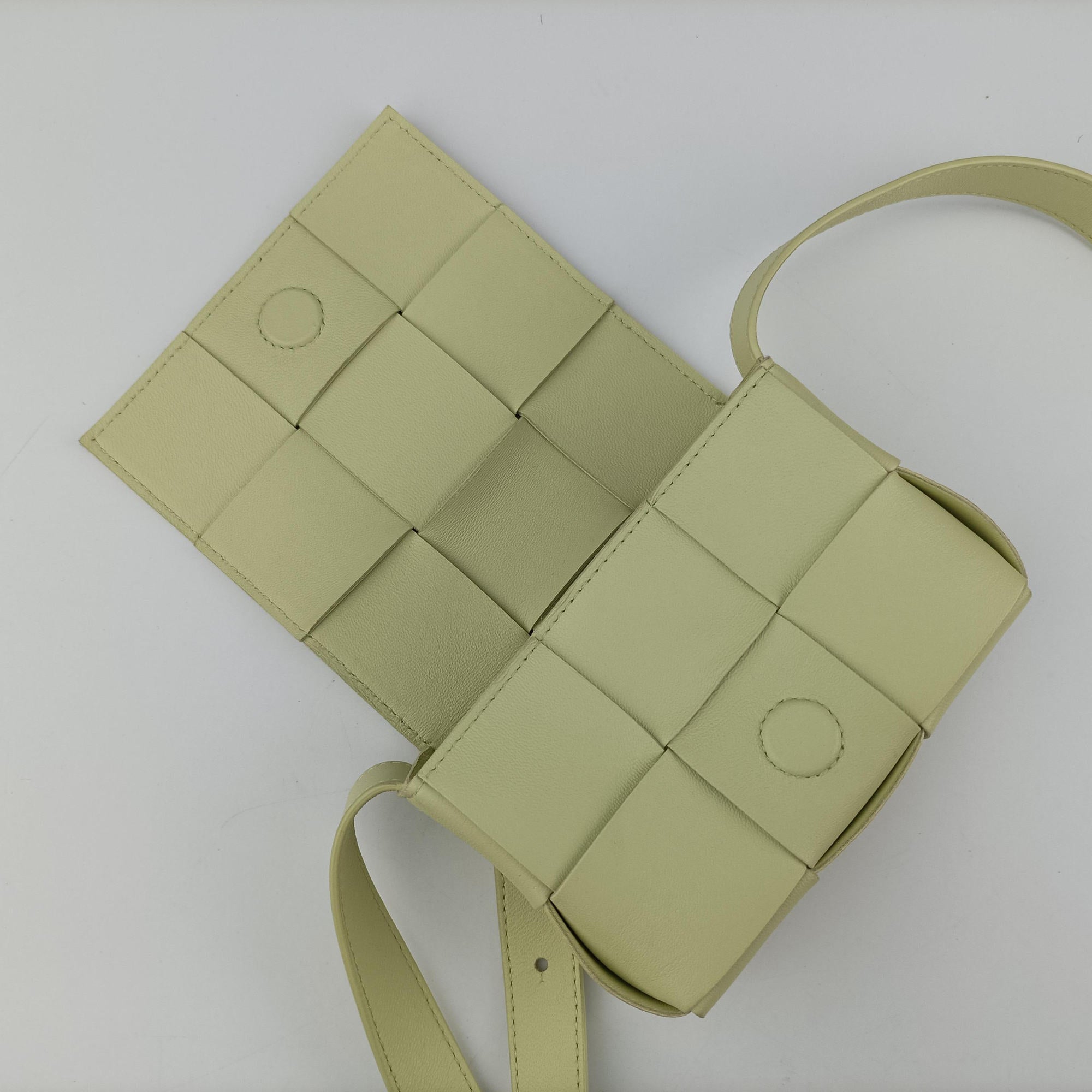 Pre-owned Bottega Veneta candy cassette Yellow lambskin  shoulderbag | stylenewstar