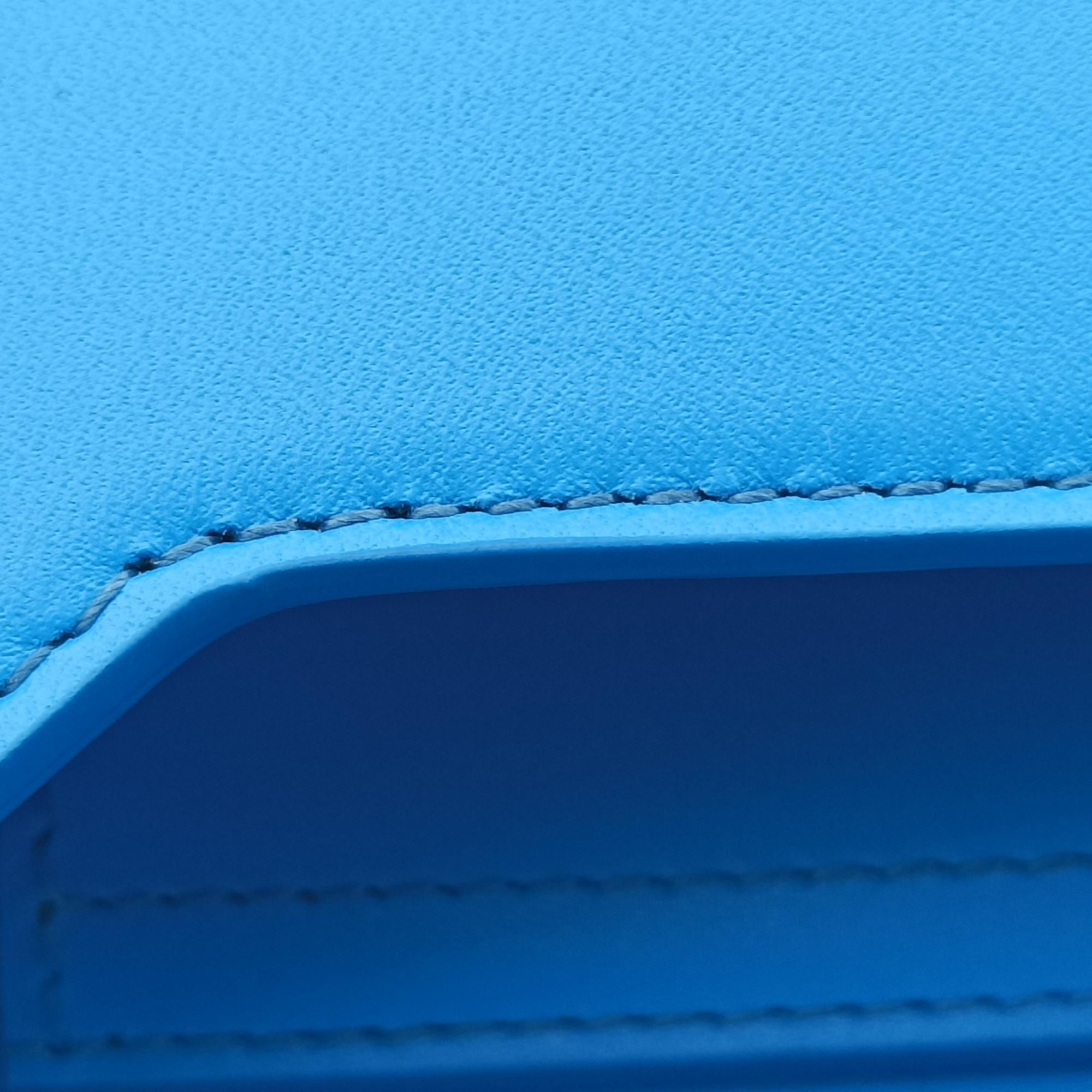 Pre-owned Christian Dior Lock Blue Leather  shoulderbag | stylenewstar