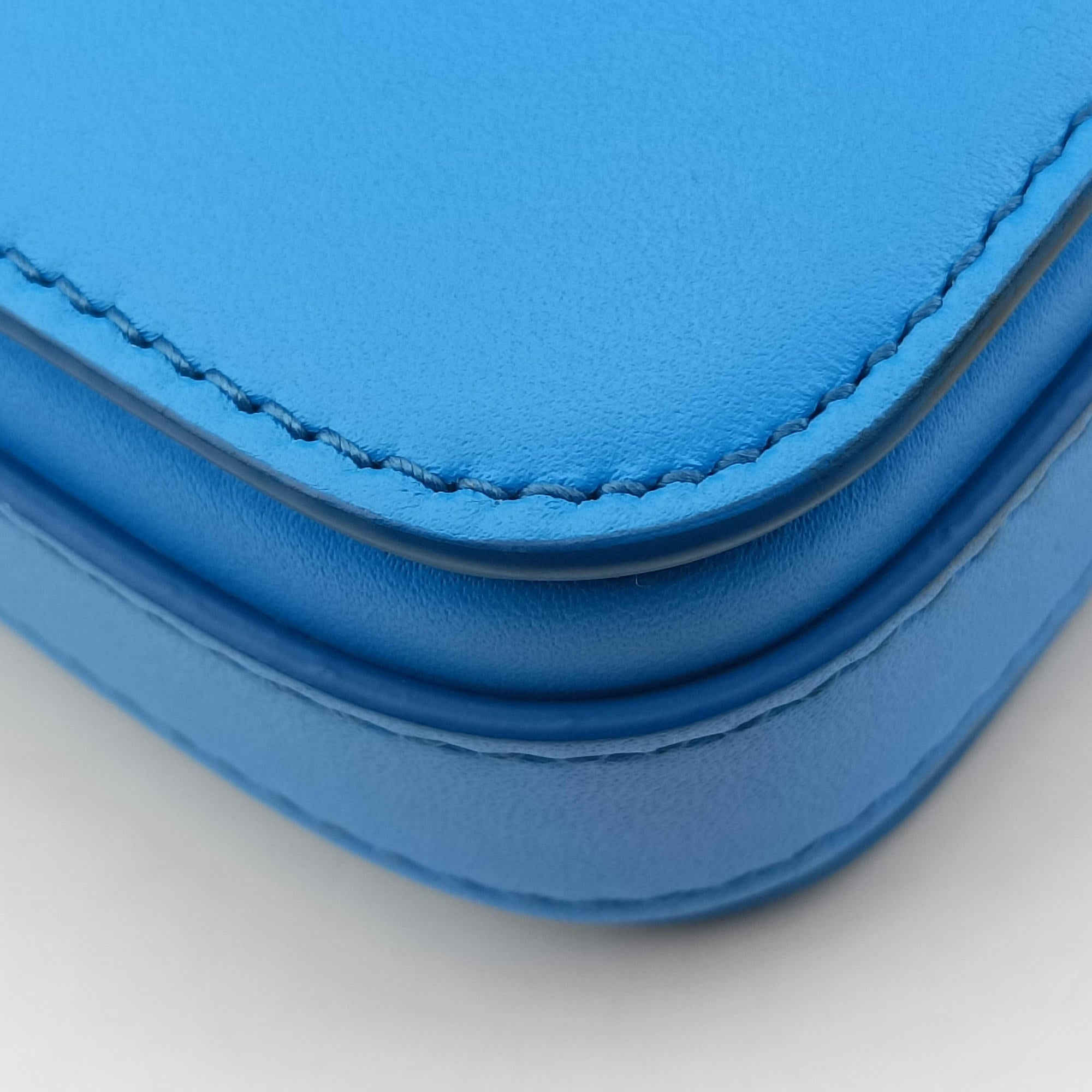 Pre-owned Christian Dior Lock Blue Leather  shoulderbag | stylenewstar