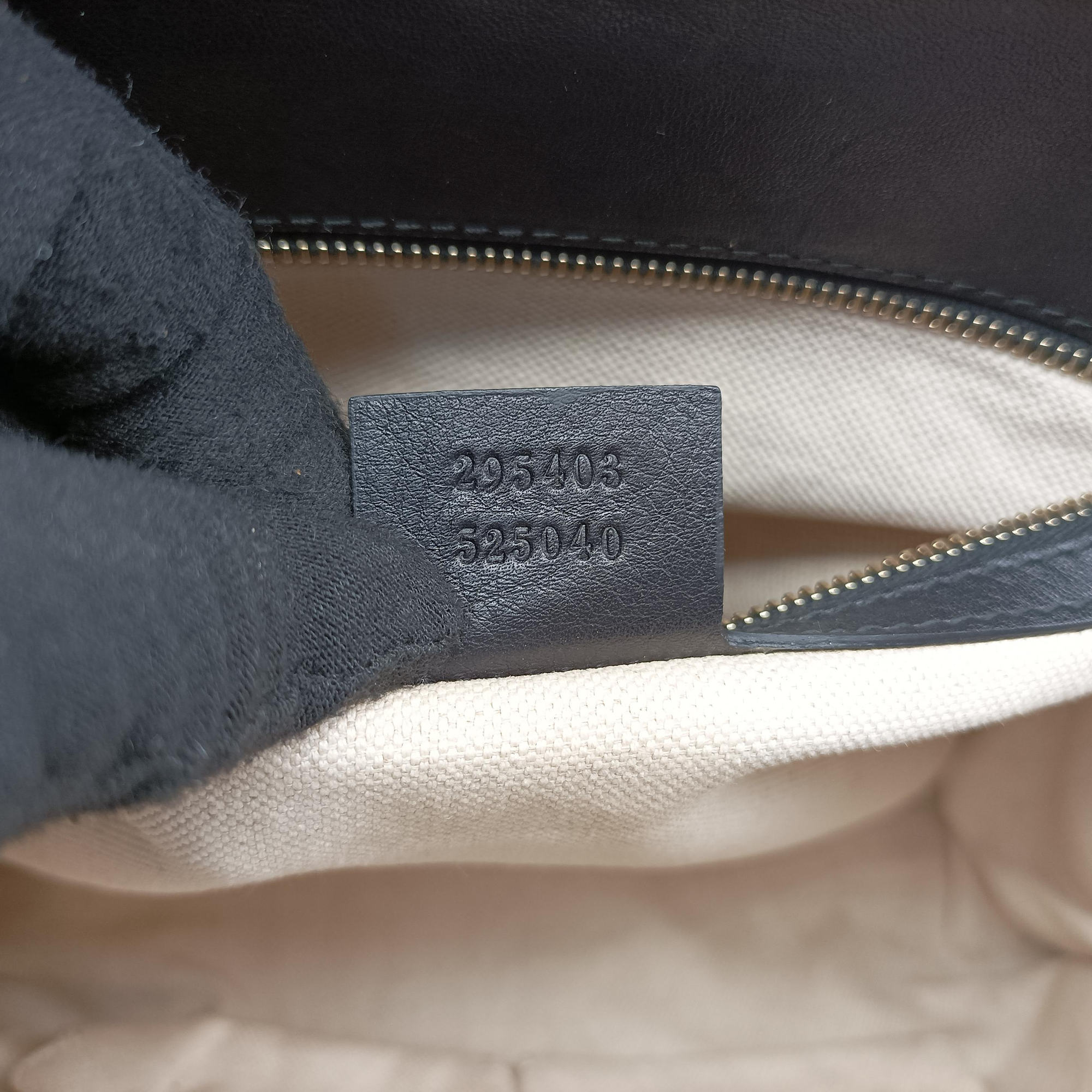Pre-owned Gucci Emily Black Leather 295403 shoulderbag | stylenewstar