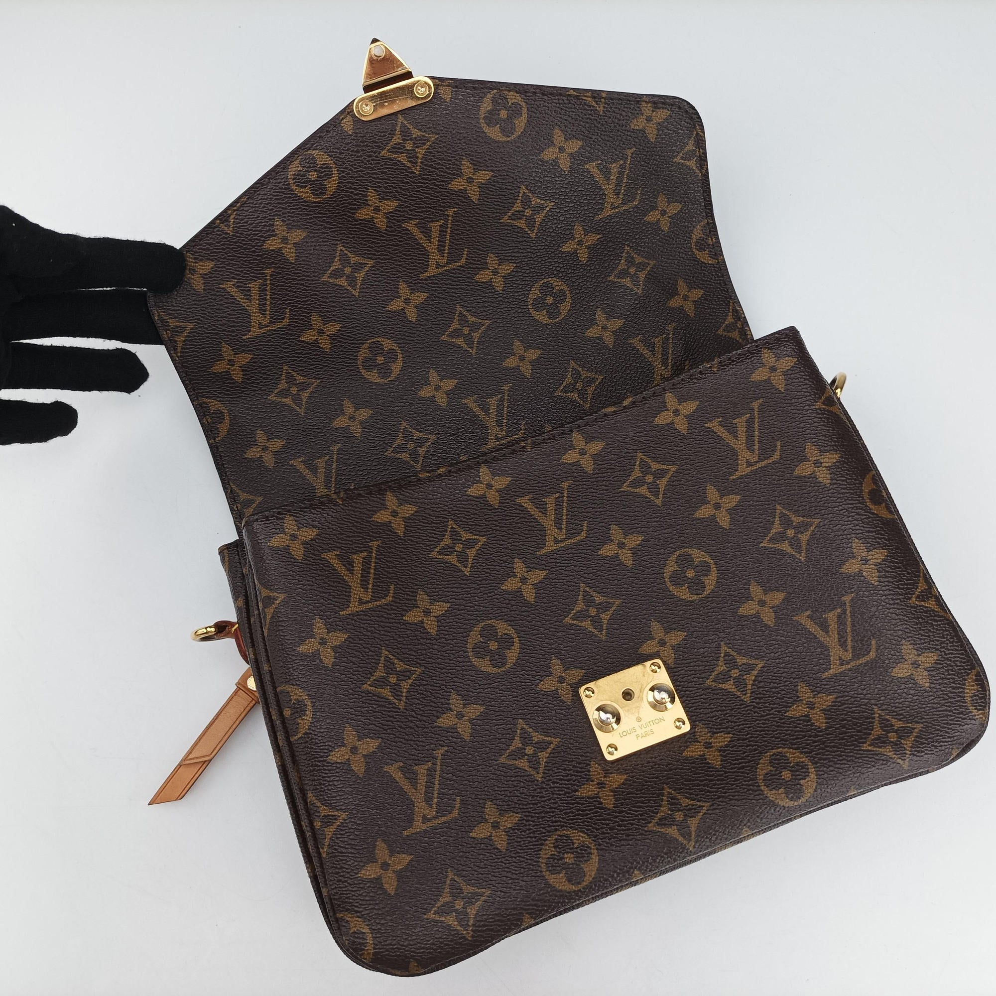 Pre-owned Louis Vuitton Pochette Metis MM Brown Monogram Canvas M44875 shoulderbag | stylenewstar