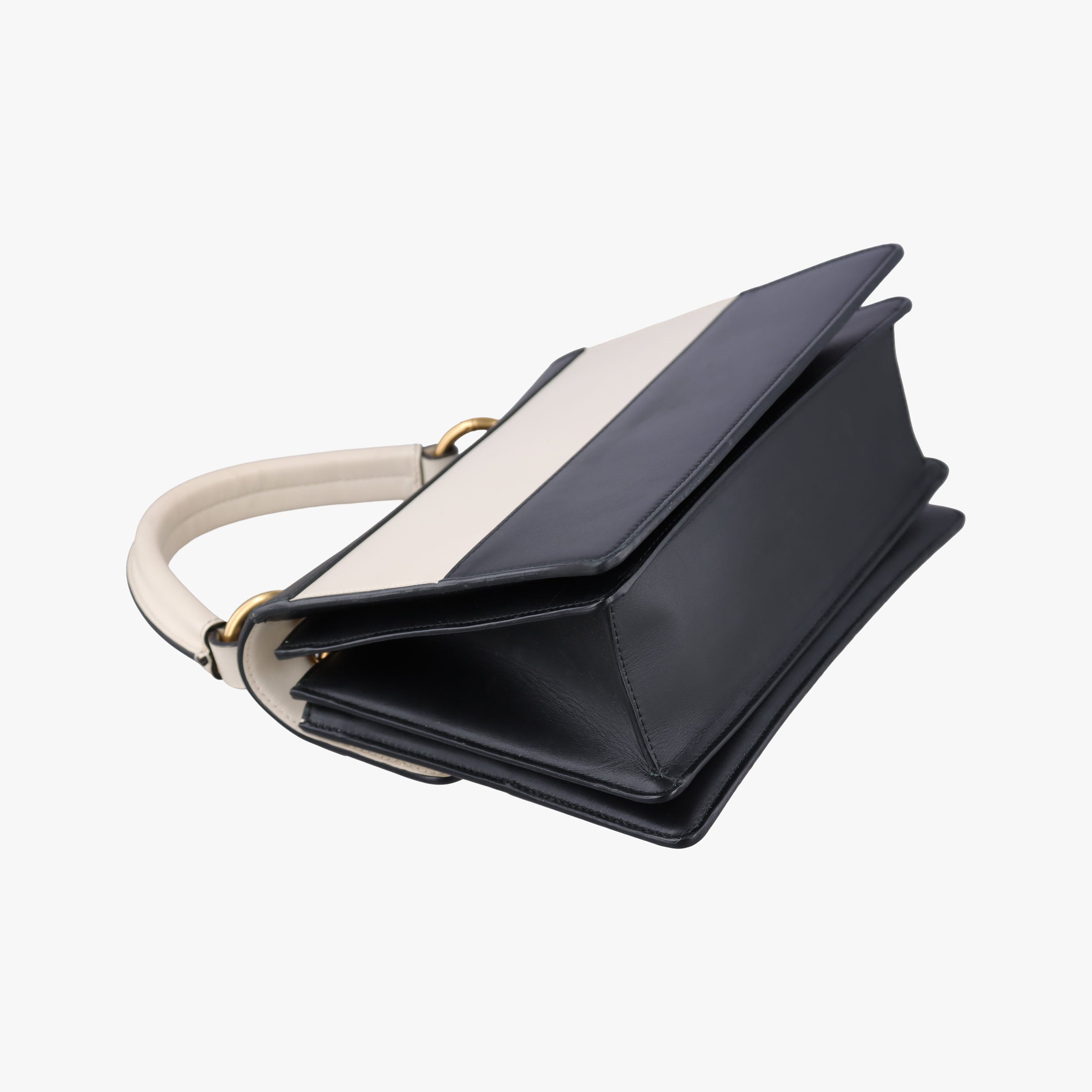 Pre-owned Gucci Queen Margaret Black×white Leather 476541 shoulderbag | stylenewstar