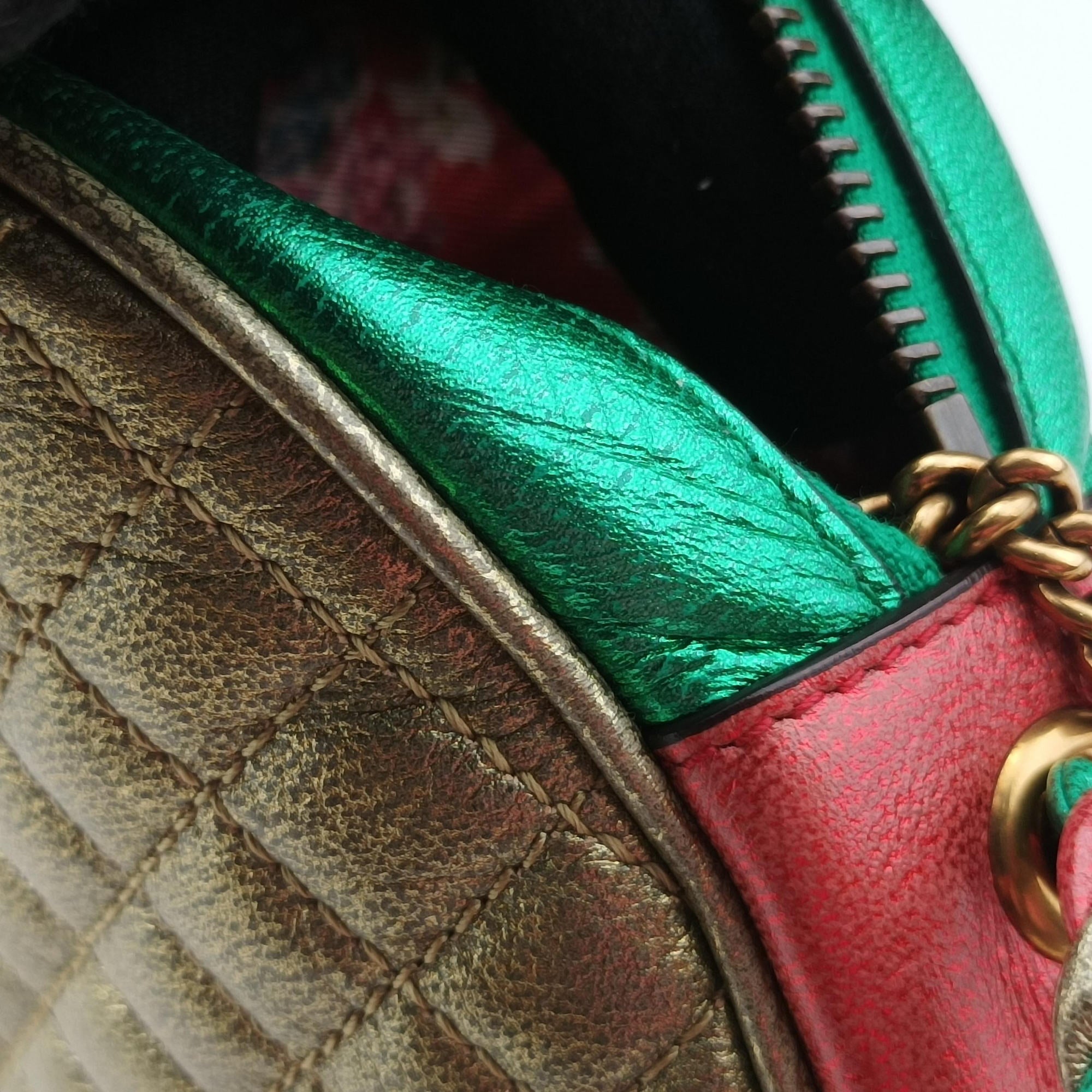 Vintage Gucci Laminate Red×Green Leather 534951 shoulderbag | stylenewstar