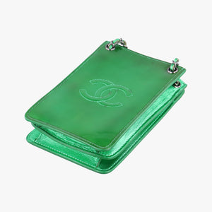 Pre-owned Chanel Cocomark phone holder Green Patent Leather A92304 shoulderbag | stylenewstar