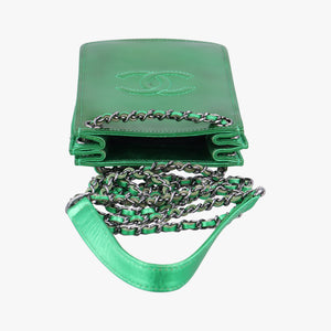 Pre-owned Chanel Cocomark phone holder Green Patent Leather A92304 shoulderbag | stylenewstar