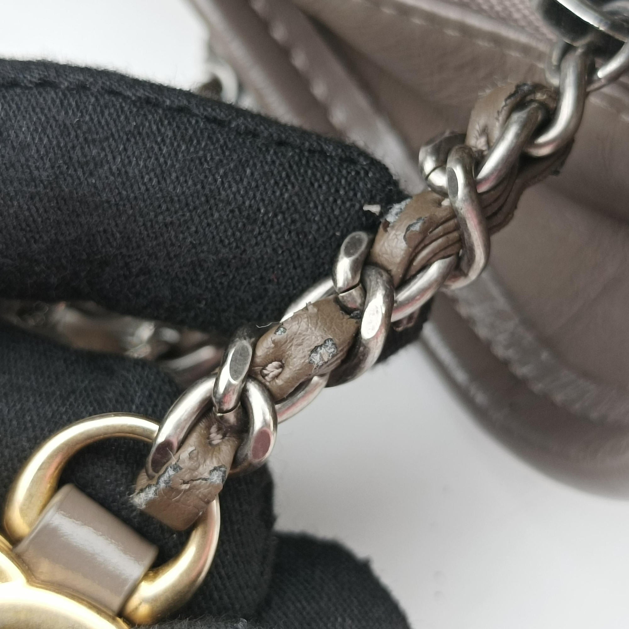 Pre-owned Chanel GABRIELLE Brown leather A93824 shoulderbag | stylenewstar