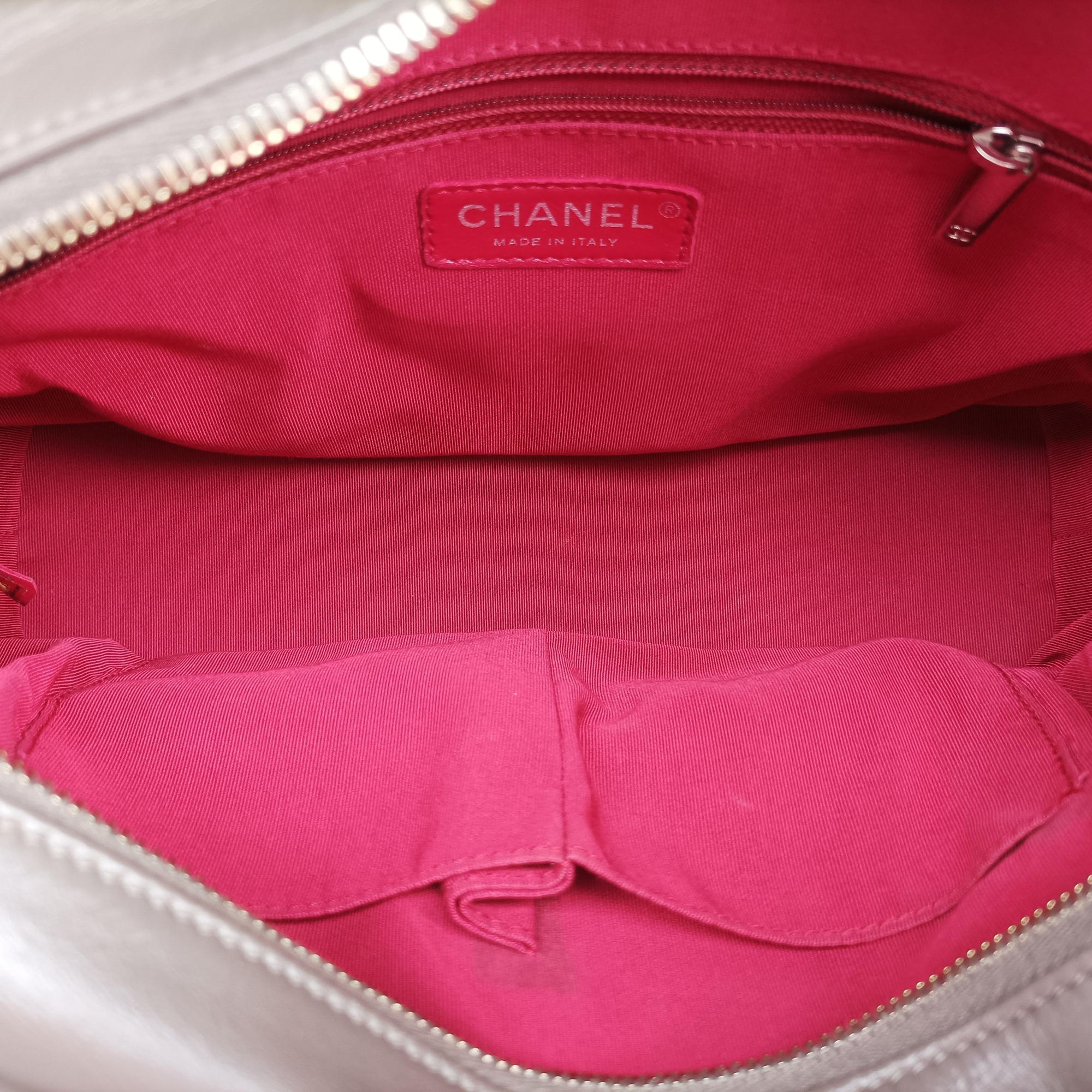 Pre-owned Chanel GABRIELLE Brown leather A93824 shoulderbag | stylenewstar