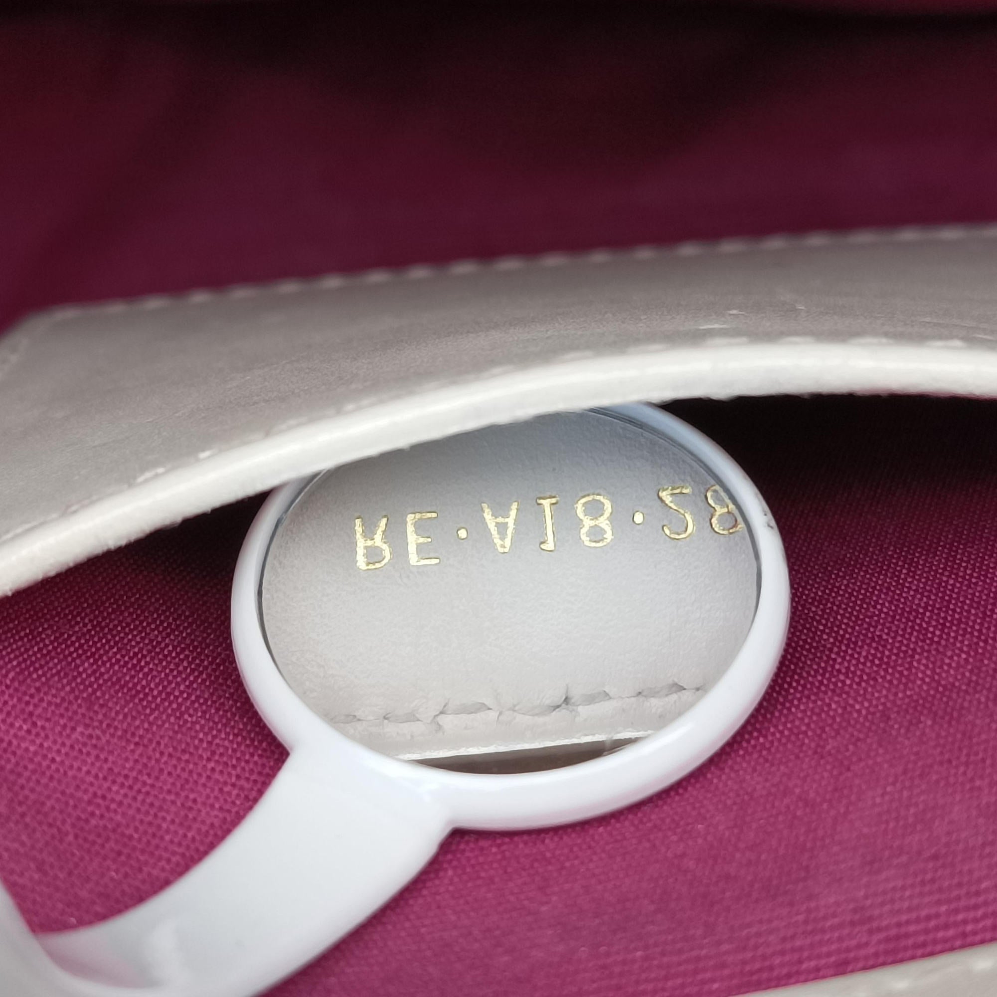 Vintage Bvlgari SERPENTI FOREVER White Leather  shoulderbag | stylenewstar