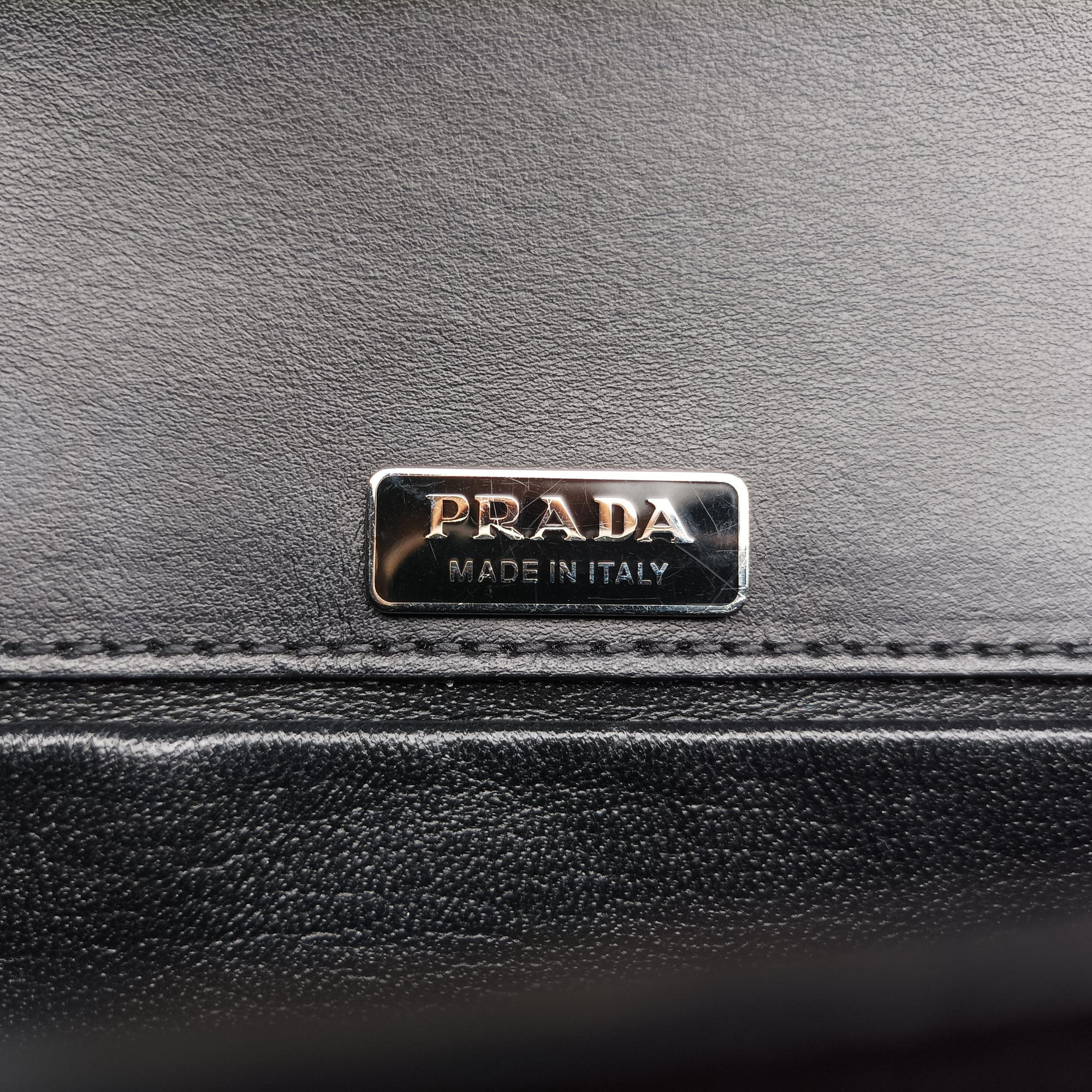 Pre-owned Prada Cahier Black Leather 1BH018 shoulderbag | stylenewstar