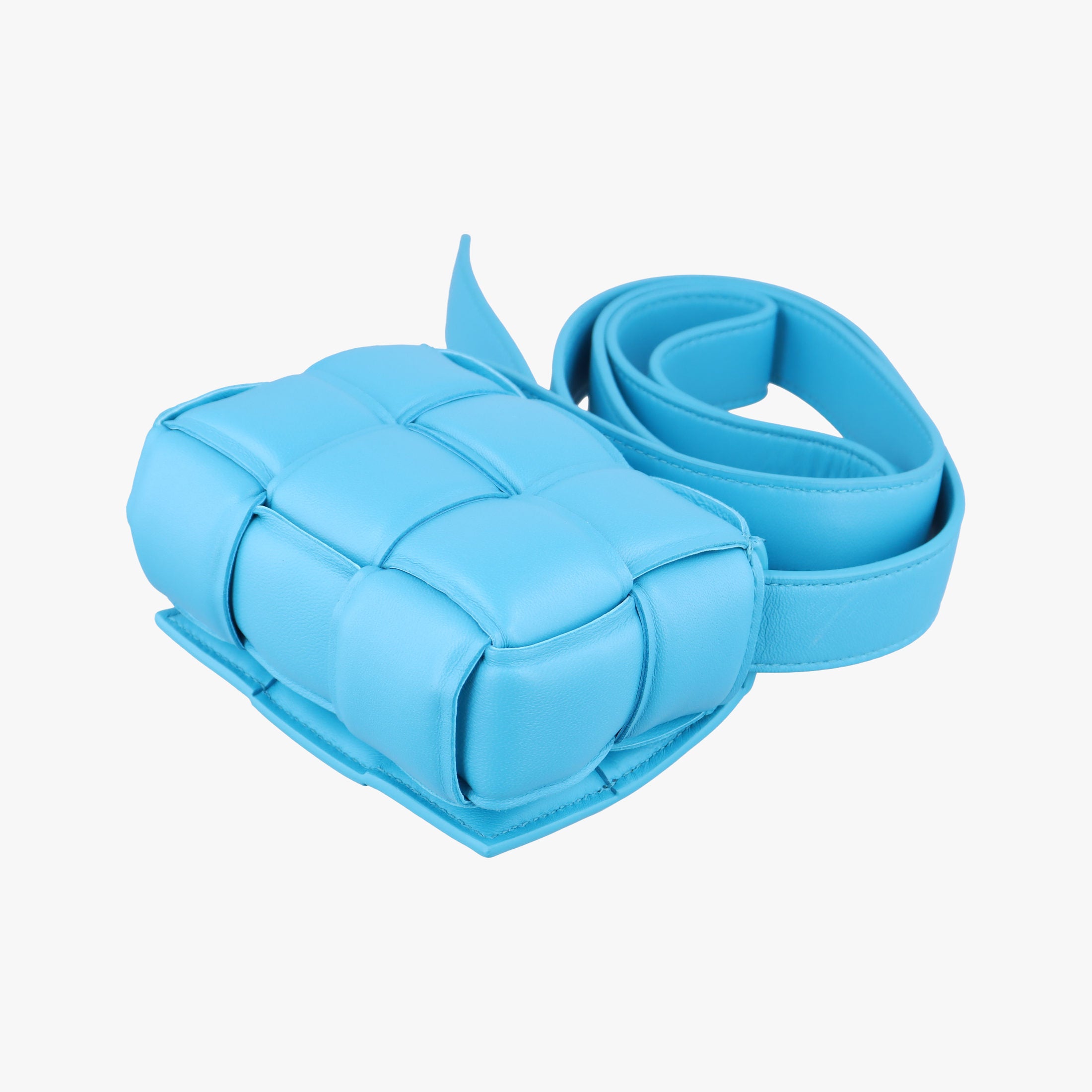 Pre-owned Bottega Veneta candy cassette Blue Leather  shoulderbag | stylenewstar