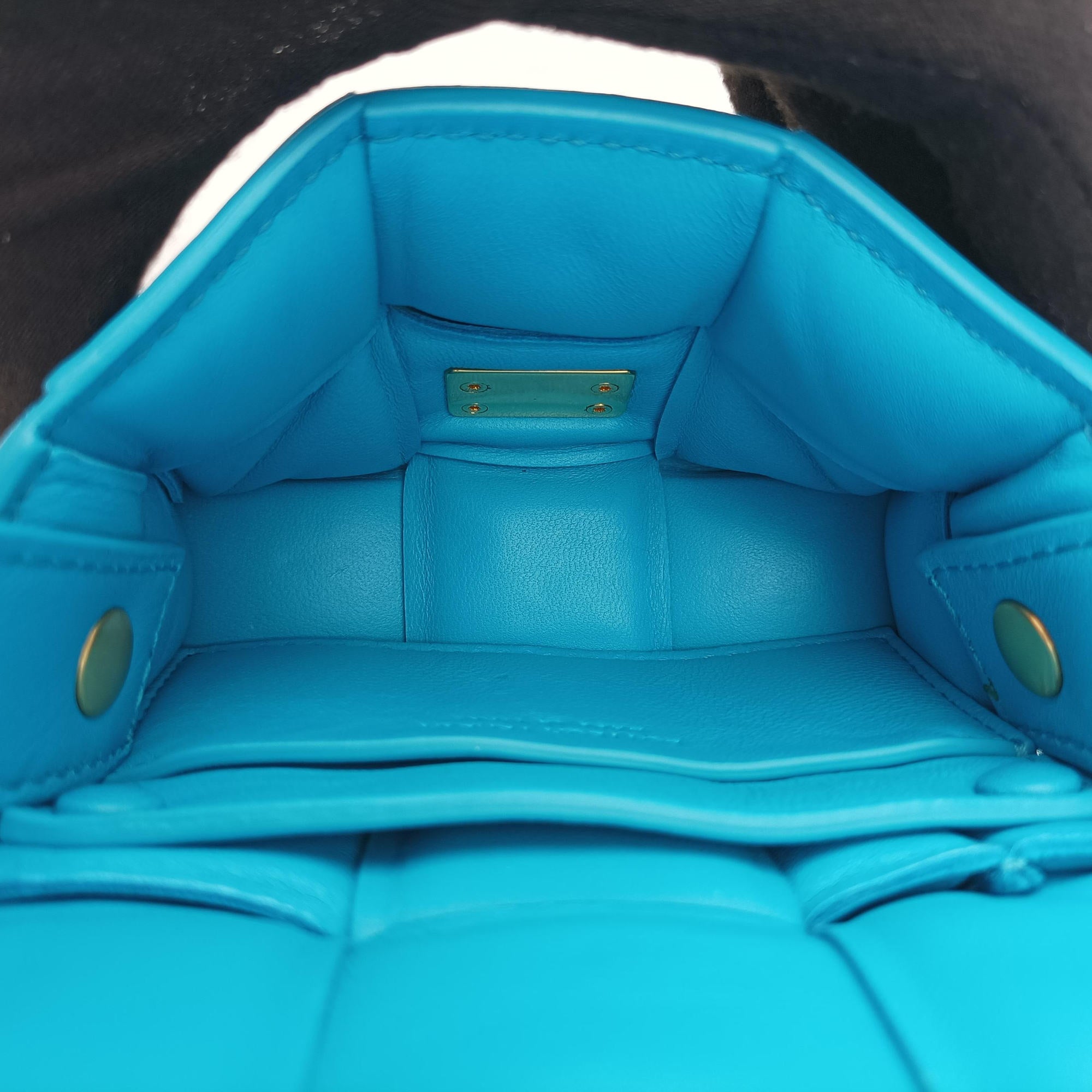 Pre-owned Bottega Veneta candy cassette Blue Leather  shoulderbag | stylenewstar