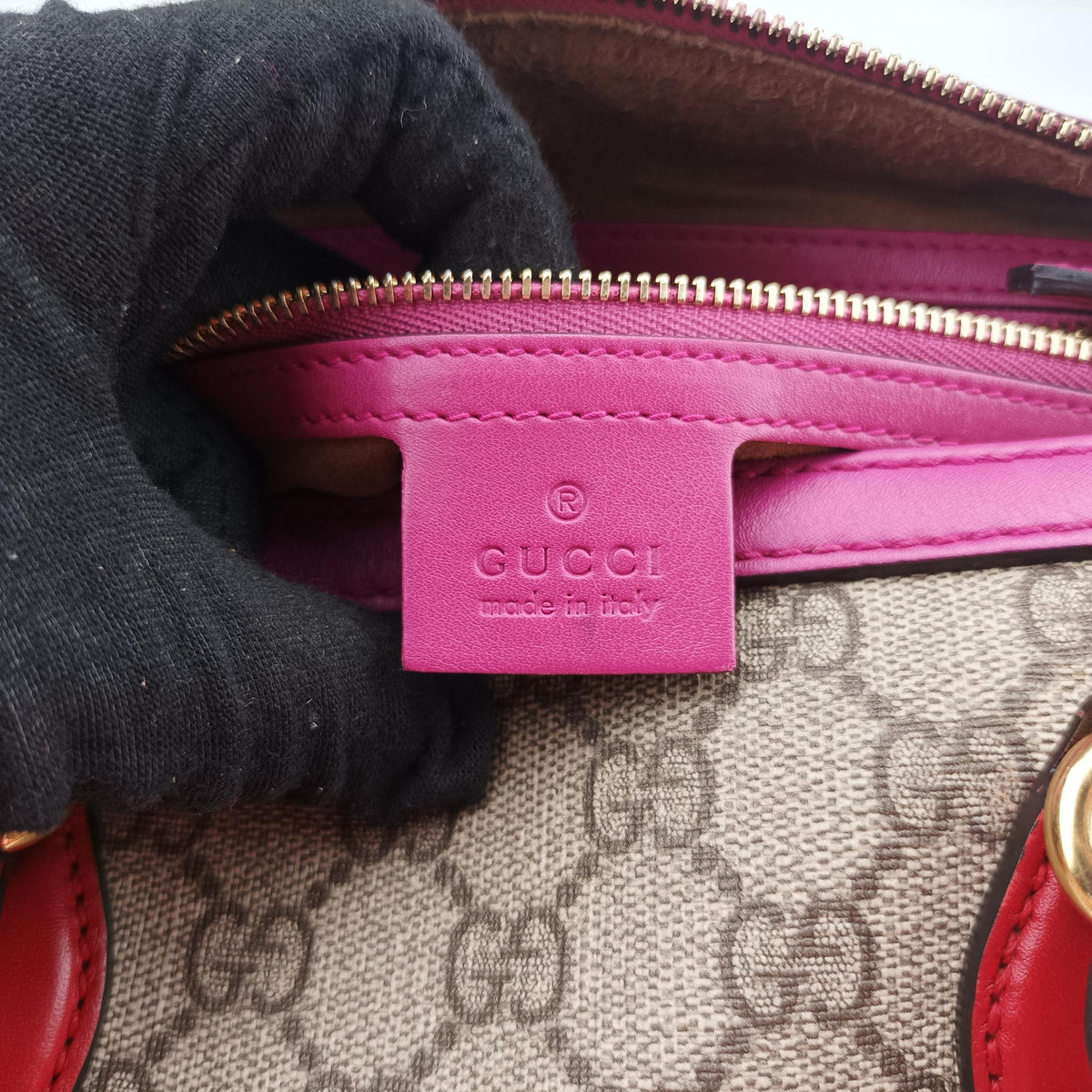 Pre-owned Gucci GG SUPREME beige×red×pink PVC coated canvas×Leather 409529 shoulderbag | stylenewstar