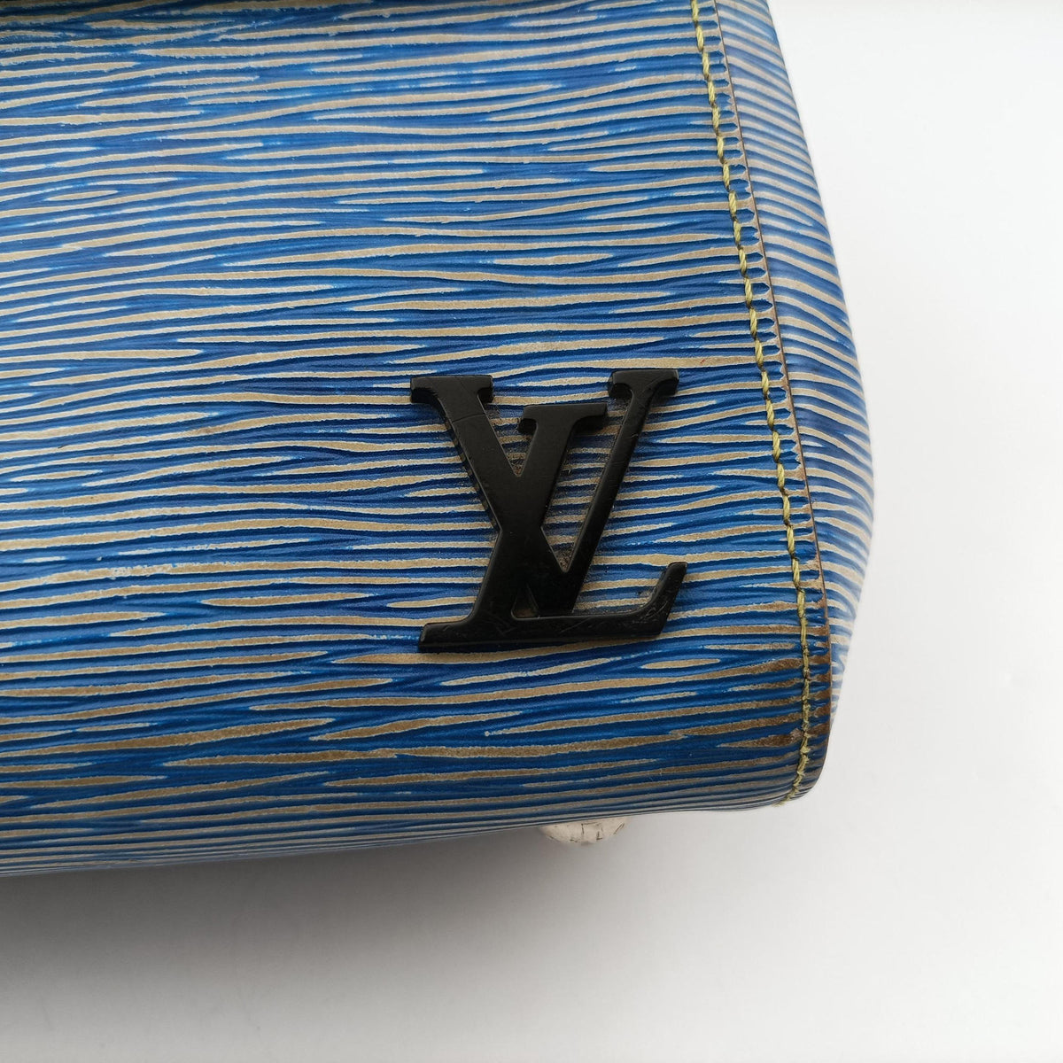 Pre-owned Louis Vuitton Cluny BB Blue Epi M51392 shoulderbag | stylenewstar