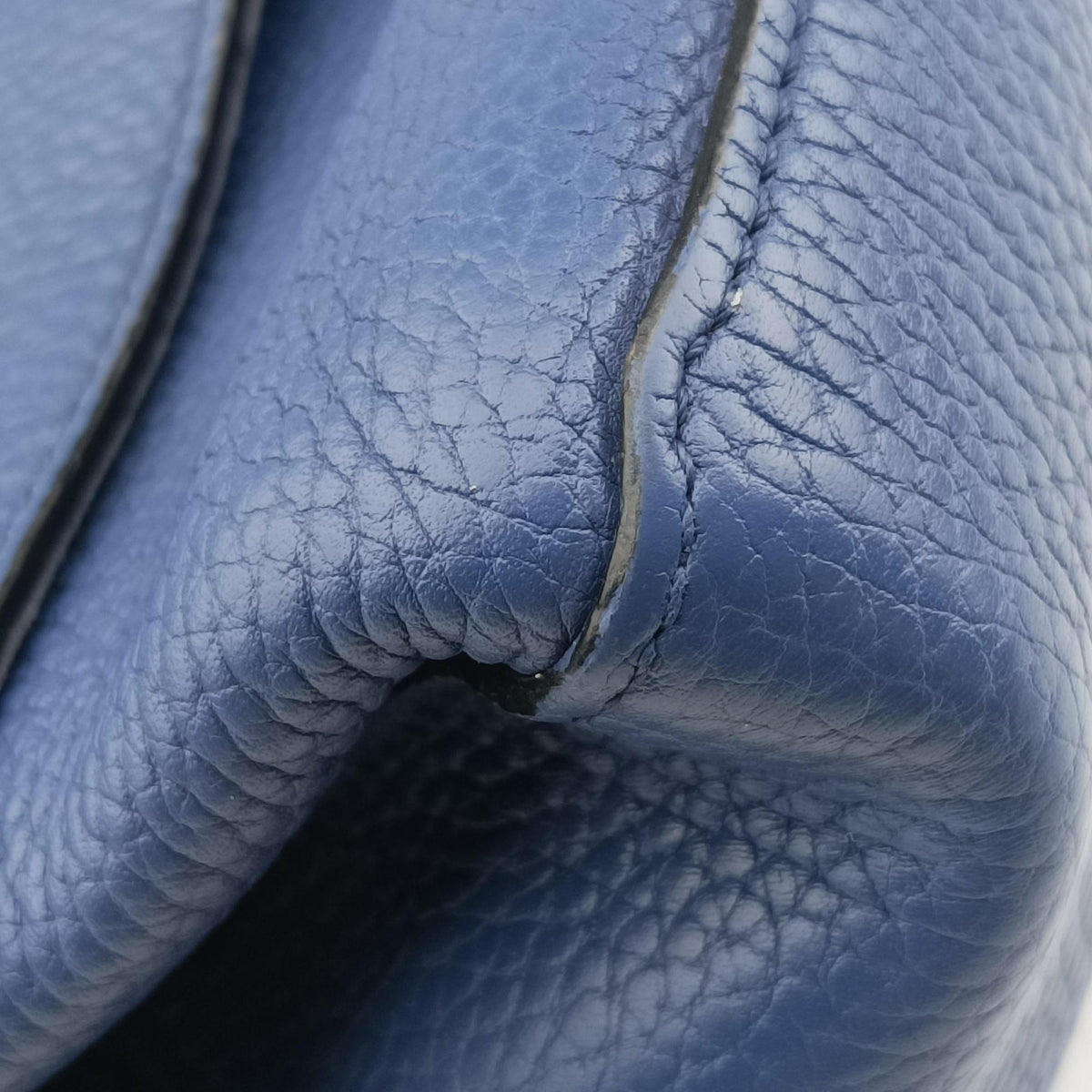Pre-owned Louis Vuitton VOLTA ブルー Taurillon leather M50255 shoulderbag | stylenewstar