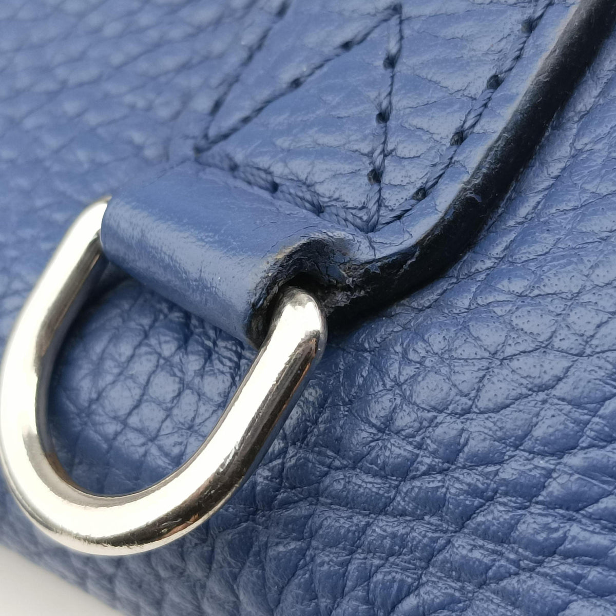 Pre-owned Louis Vuitton VOLTA ブルー Taurillon leather M50255 shoulderbag | stylenewstar