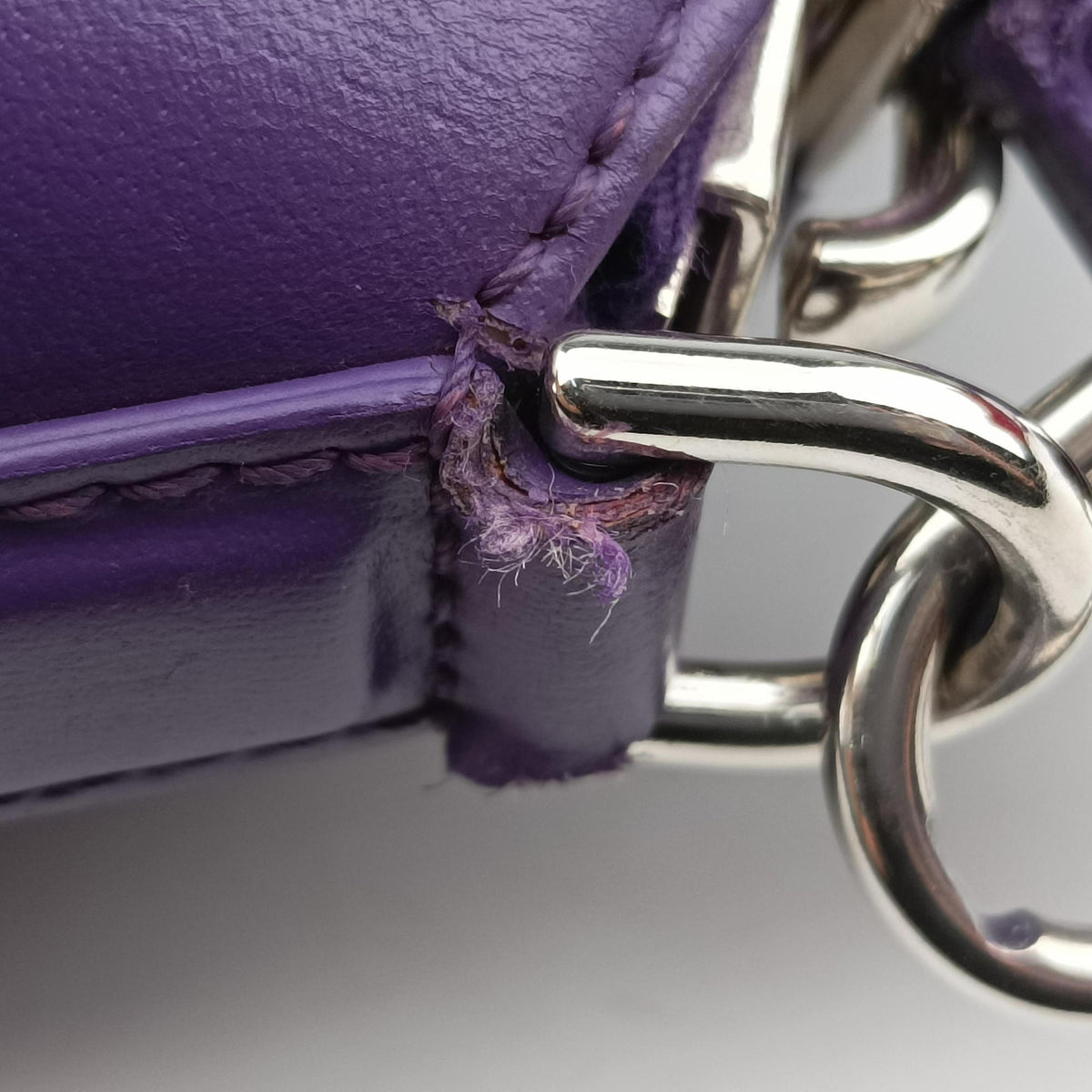 Secondhand Givenchy Antigona Purple Leather  shoulderbag | stylenewstar