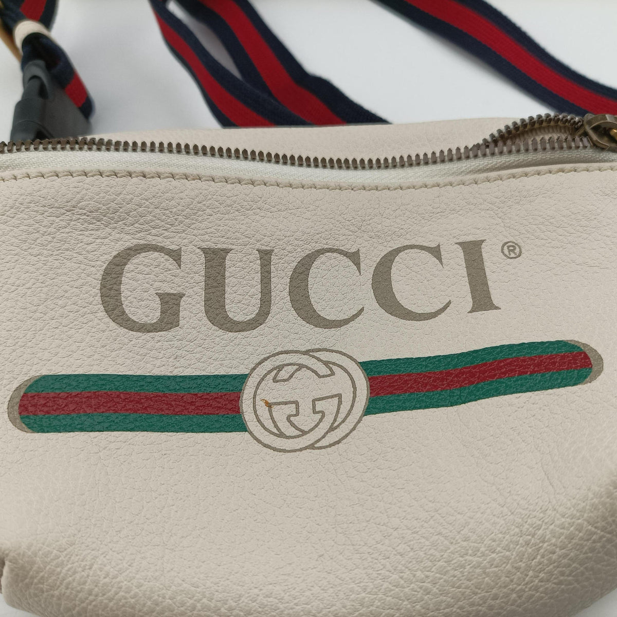 Vintage Gucci Print White Leather 527792 bum bag/waist bag | stylenewstar