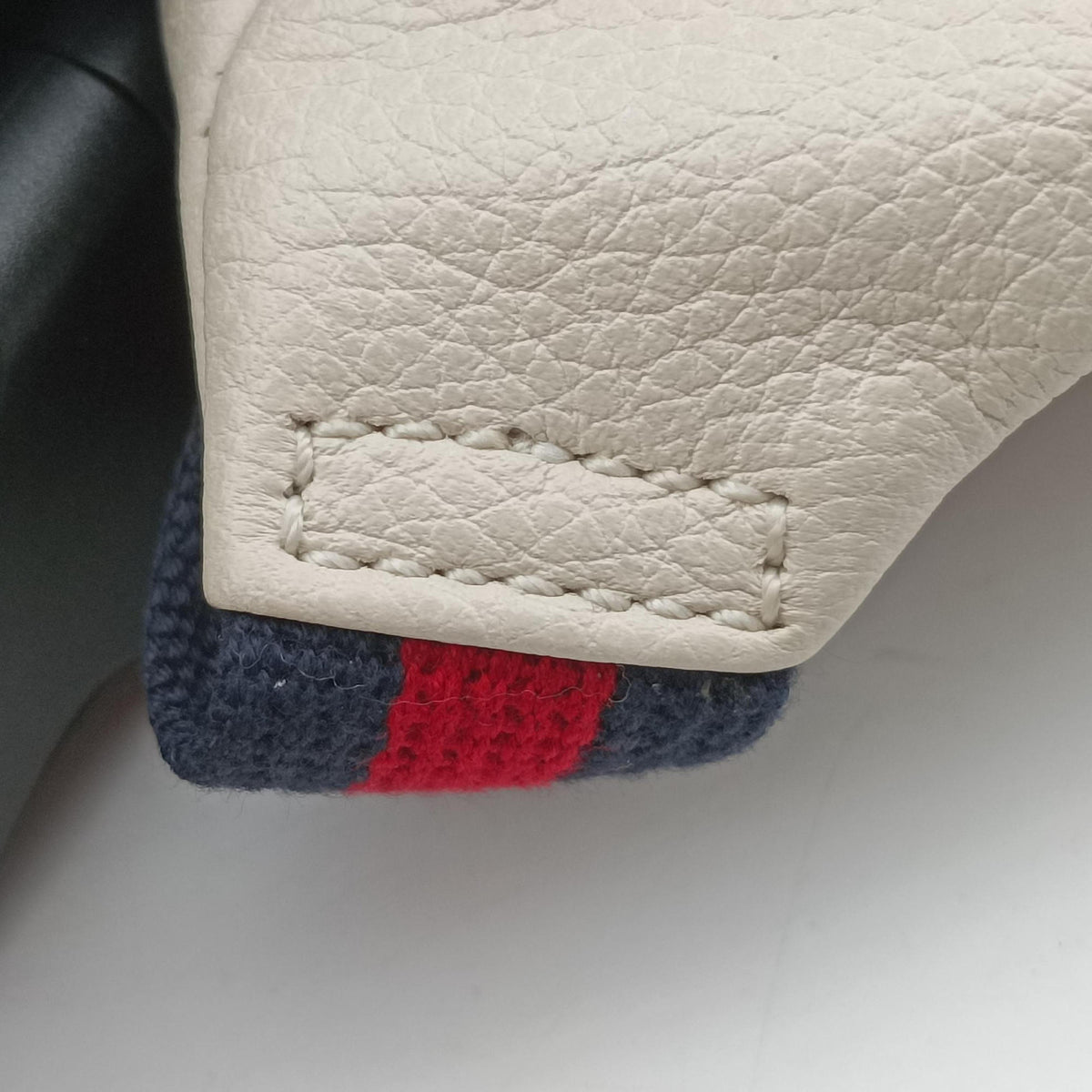 Vintage Gucci Print White Leather 527792 bum bag/waist bag | stylenewstar