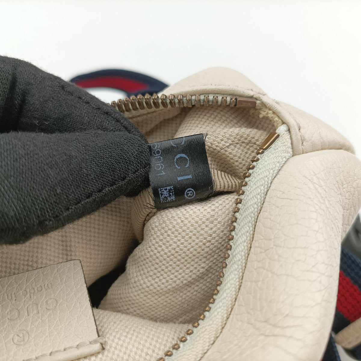 Secondhand Gucci Print White Leather 527792 bum bag/waist bag | stylenewstar