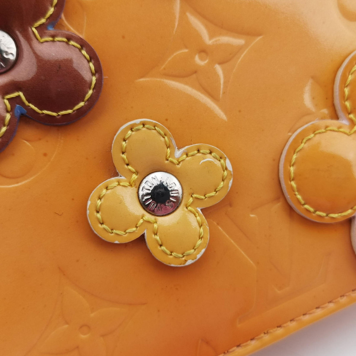 Pre-owned Louis Vuitton Flower Lexington Pouch Beige x Multicolor Vernis M92248 handbag | stylenewstar