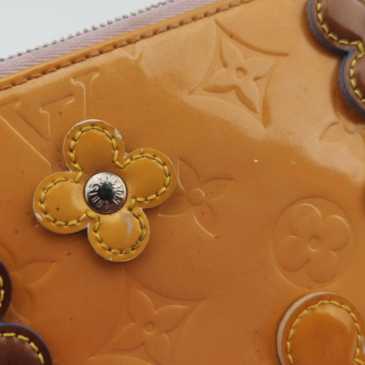 Pre-owned Louis Vuitton Flower Lexington Pouch Beige x Multicolor Vernis M92248 handbag | stylenewstar