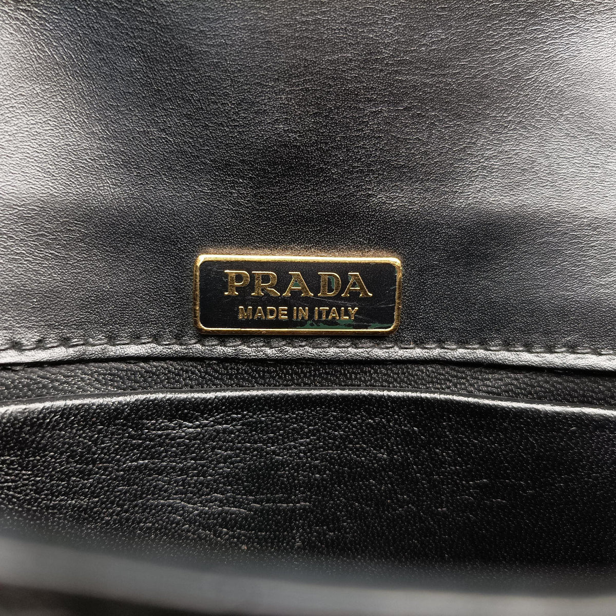 Secondhand Prada Pionniere Black leather 1BH056 shoulderbag | stylenewstar