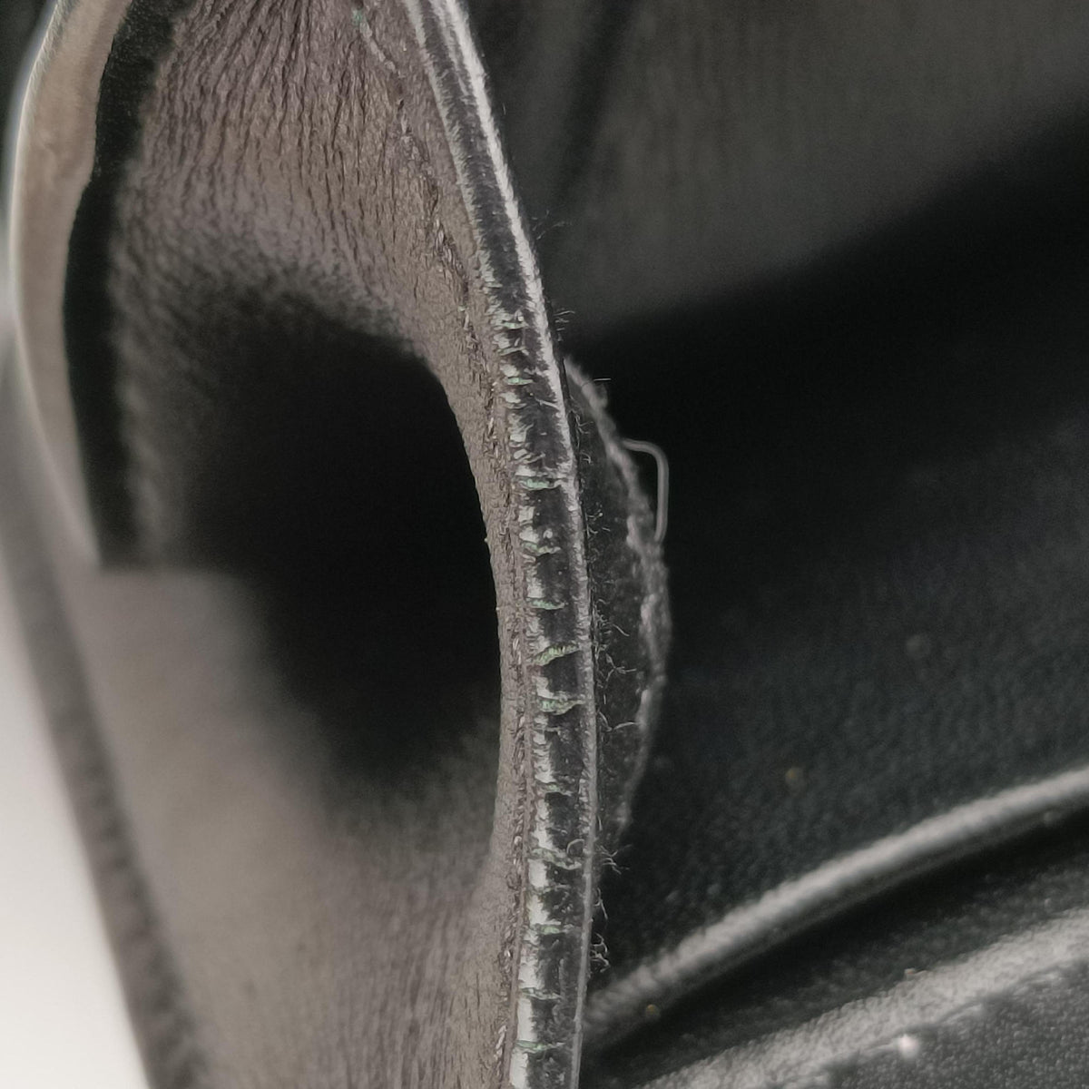 Secondhand Prada Pionniere Black leather 1BH056 shoulderbag | stylenewstar