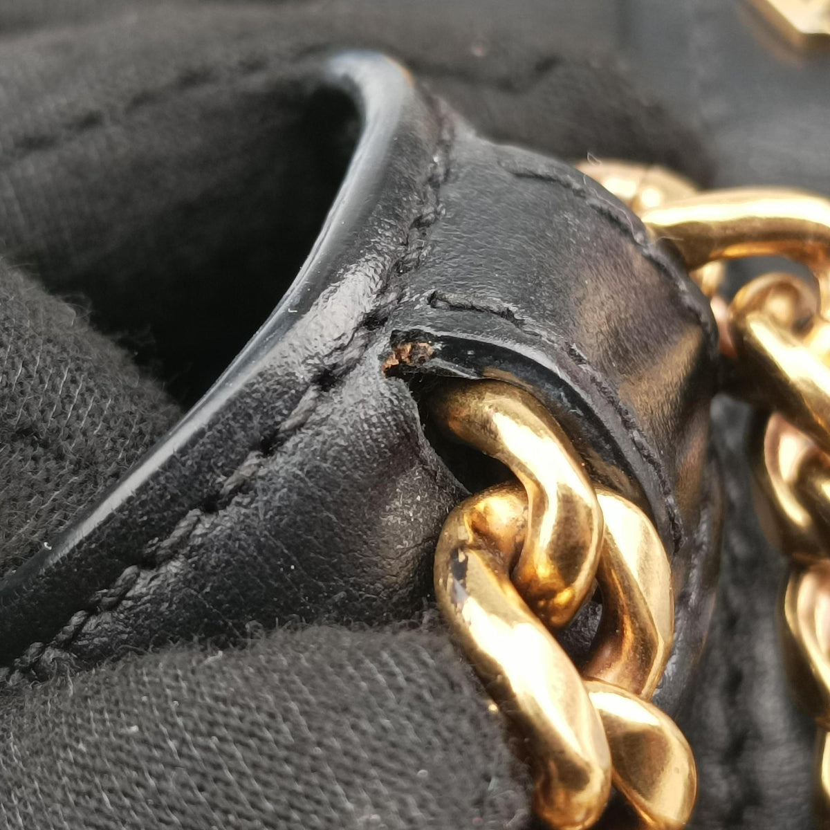 Secondhand Prada Pionniere Black leather 1BH056 shoulderbag | stylenewstar