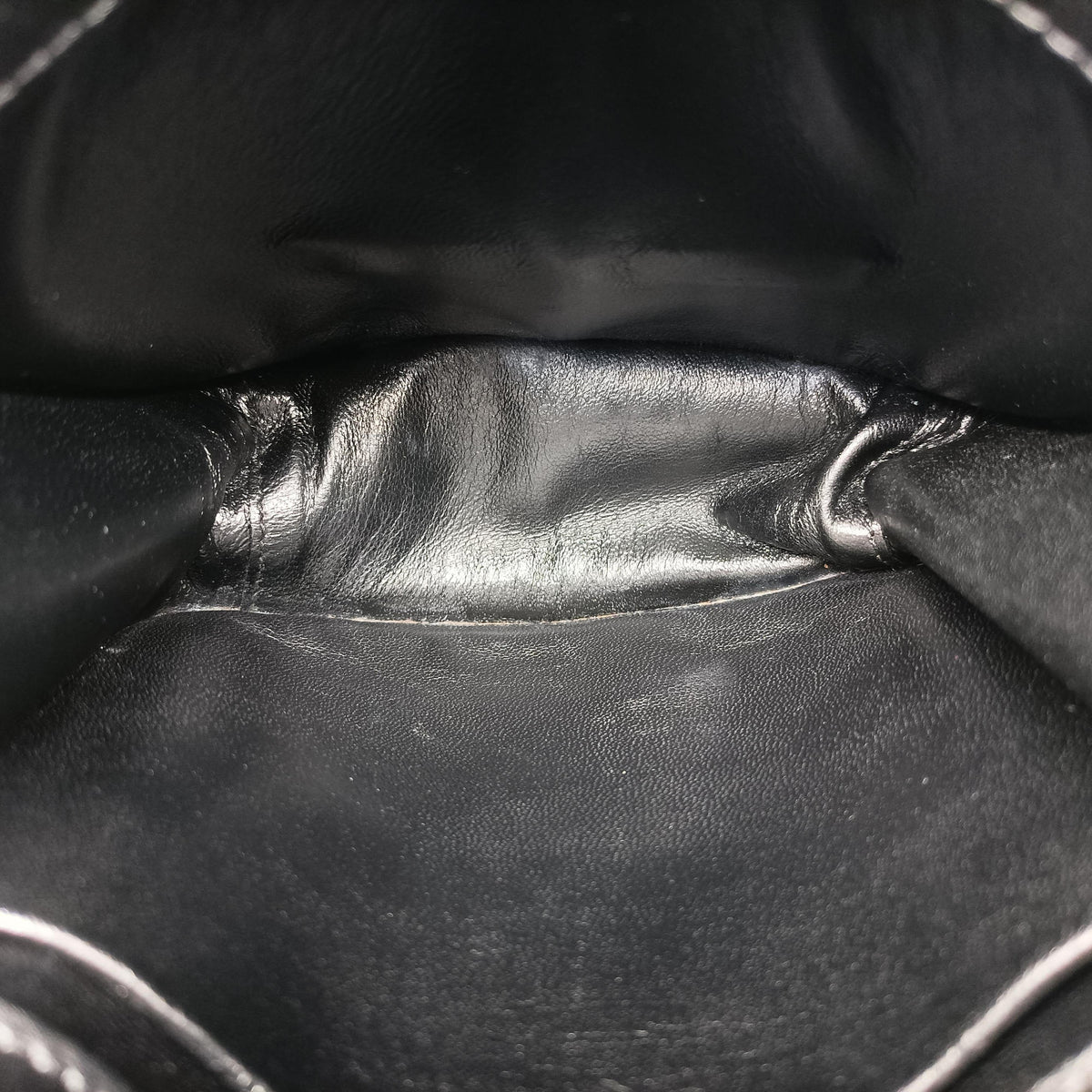 Secondhand Prada Pionniere Black leather 1BH056 shoulderbag | stylenewstar
