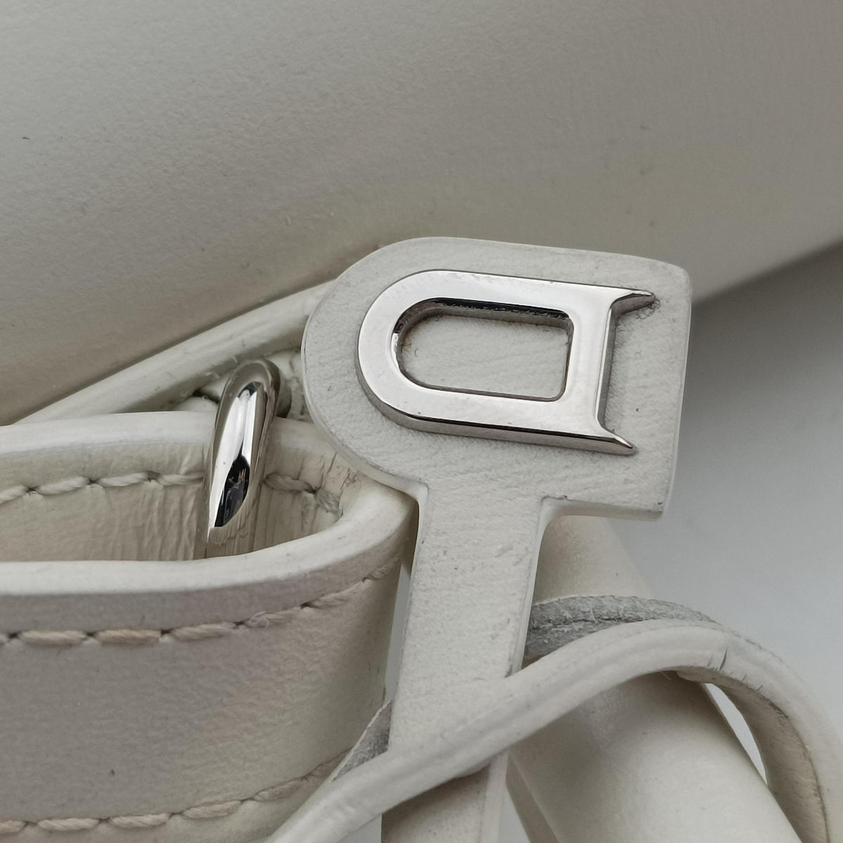 Vintage Delvaux Brillant White Leather  shoulderbag | stylenewstar