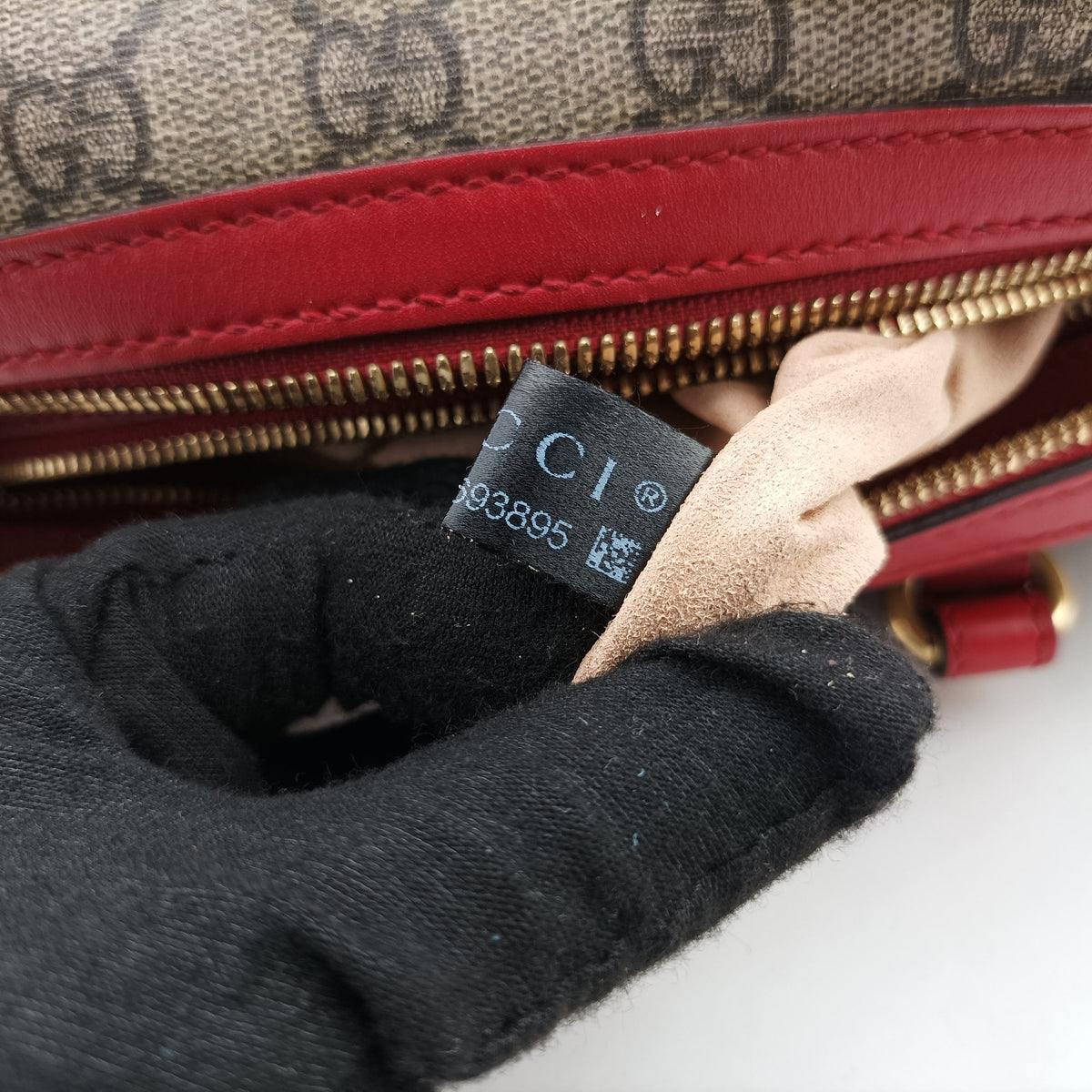 Secondhand Gucci GG SUPREME Heart Embroidered Beige x Multicolour PVC coated canvas×Leather 409529 shoulderbag | stylenewstar