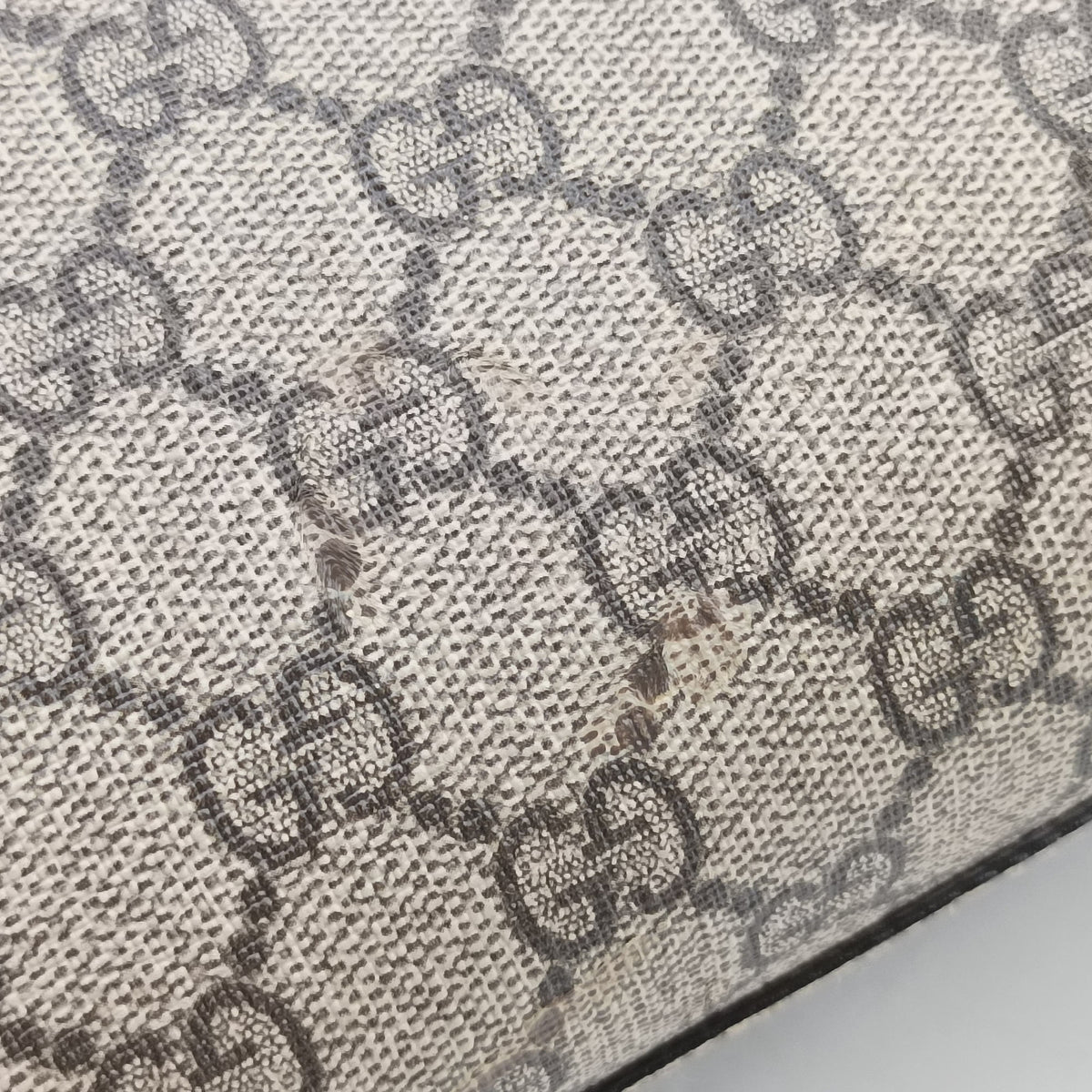 Secondhand Gucci GG SUPREME Heart Embroidered Beige x Multicolour PVC coated canvas×Leather 409529 shoulderbag | stylenewstar