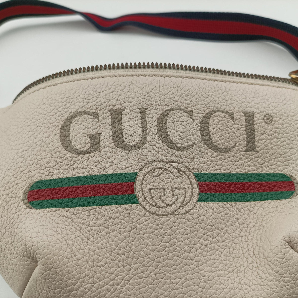 Pre-owned Gucci Print White Leather 527792 bum bag/waist bag | stylenewstar