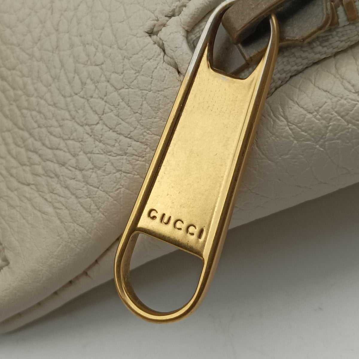 Pre-owned Gucci Print White Leather 527792 bum bag/waist bag | stylenewstar
