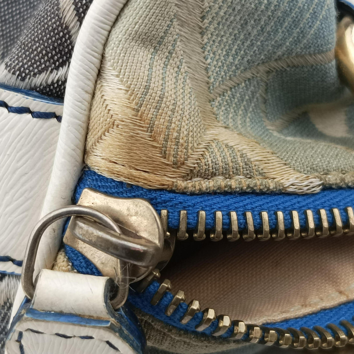 Vintage Fendi Forever Gradient Print White×Blue Canvas × Leather 8BL068 handbag | stylenewstar