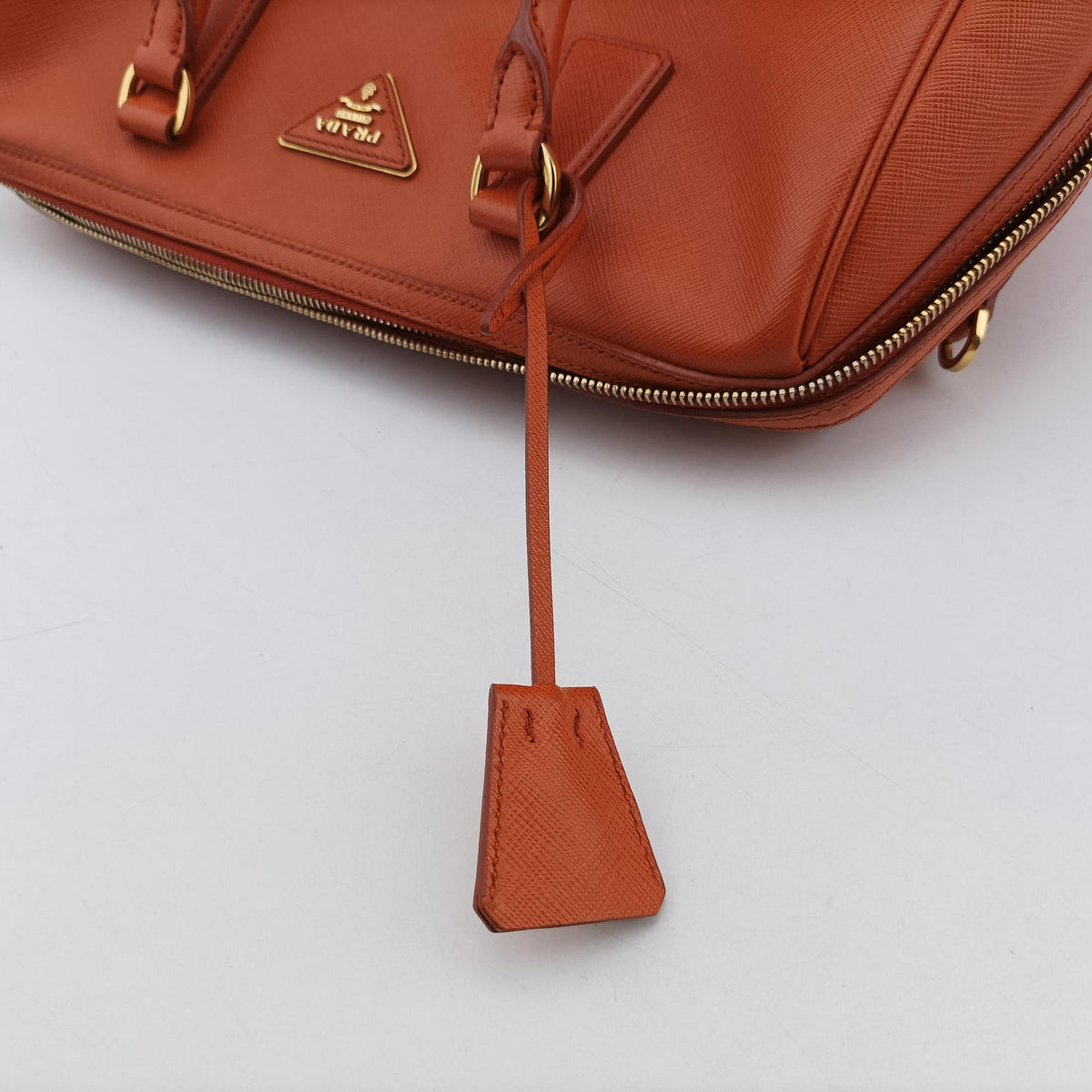 Secondhand Prada bowling Orange SAFFIANO Leather  shoulderbag | stylenewstar