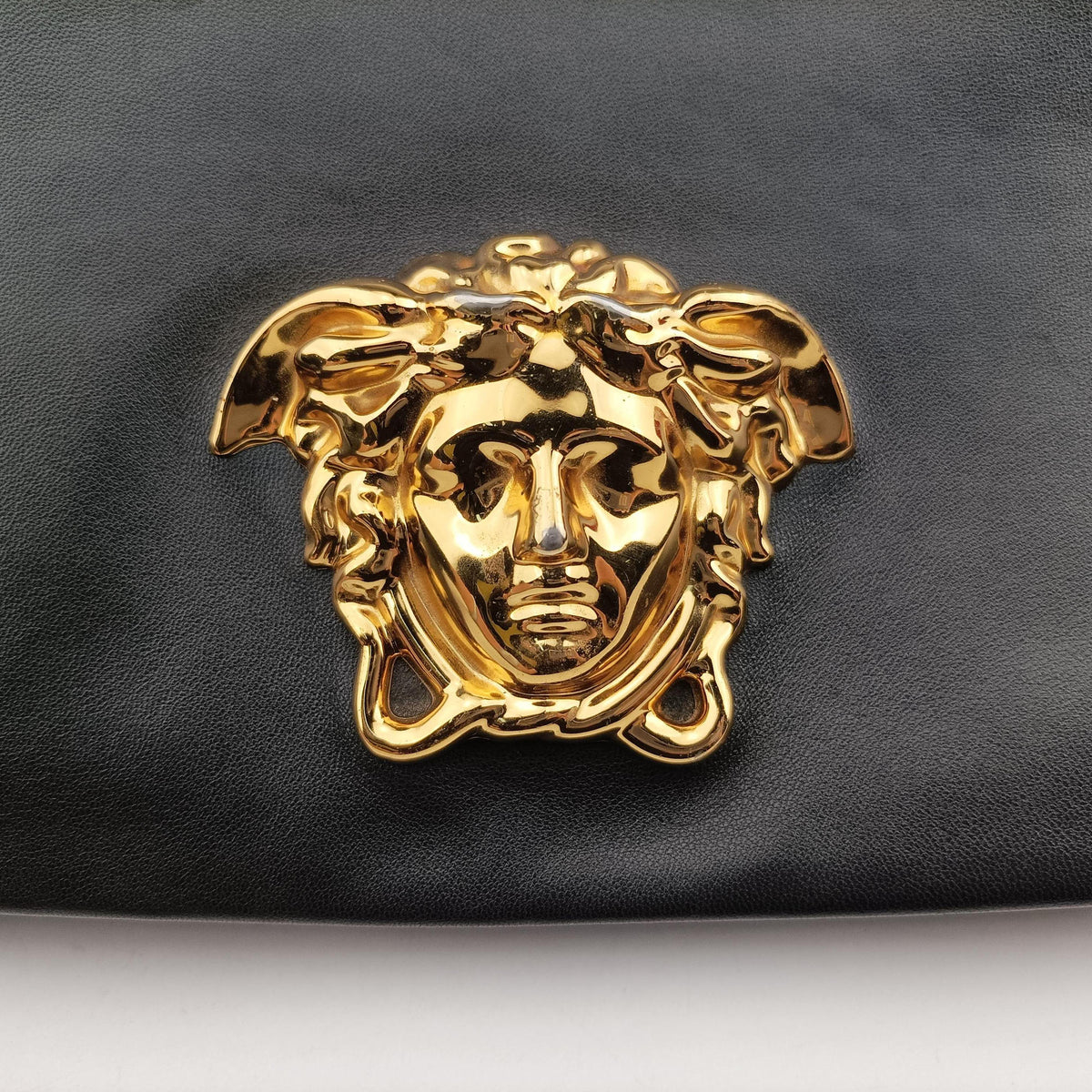 Pre-owned VERSACE La Medusa Black Leather  shoulderbag | stylenewstar